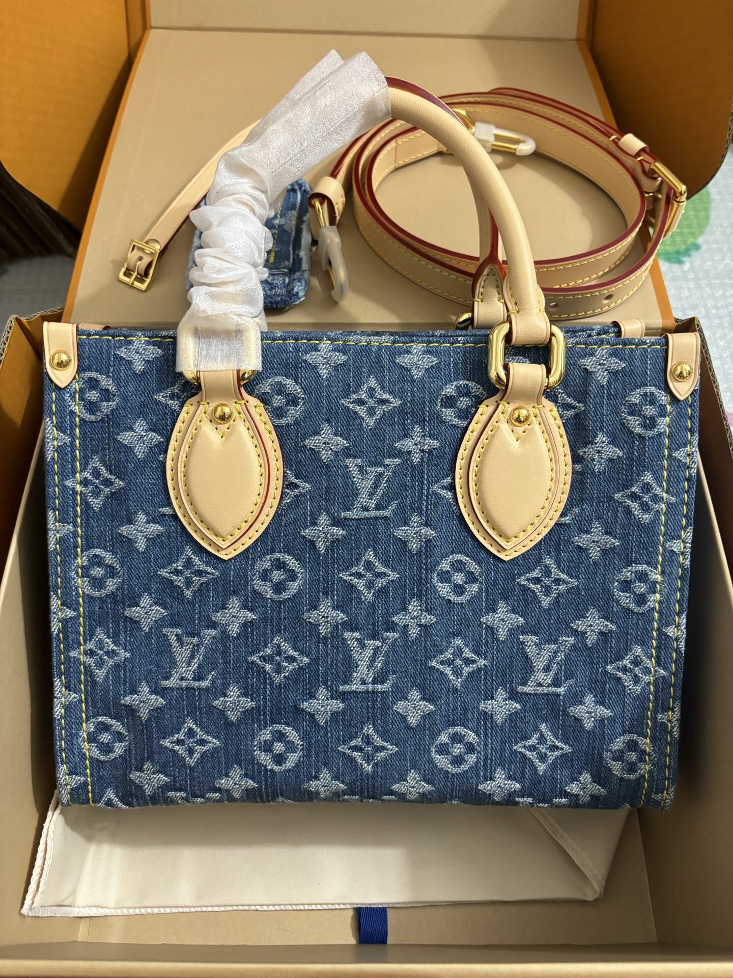 Louis Vuitton Onthego Small Handbag