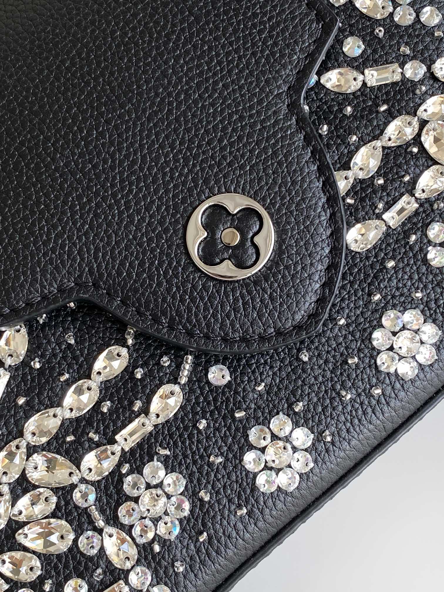 LV New Snow White Bag