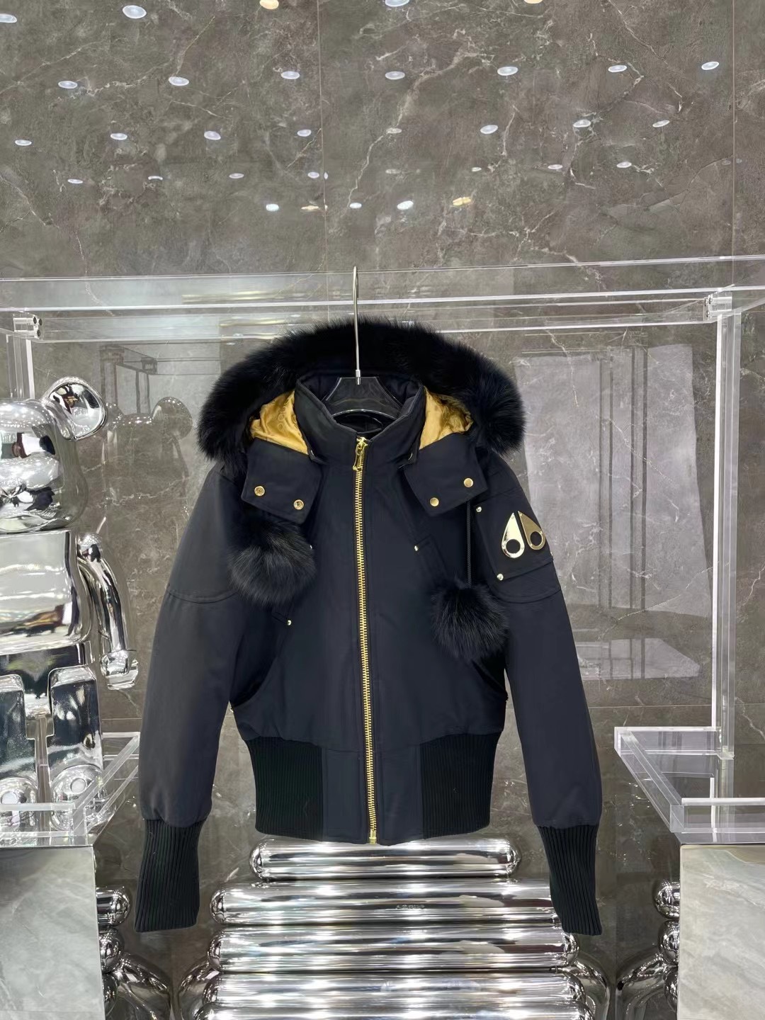 Moose Knuckles 03 Women's Short Gold Scissors Down Jacket