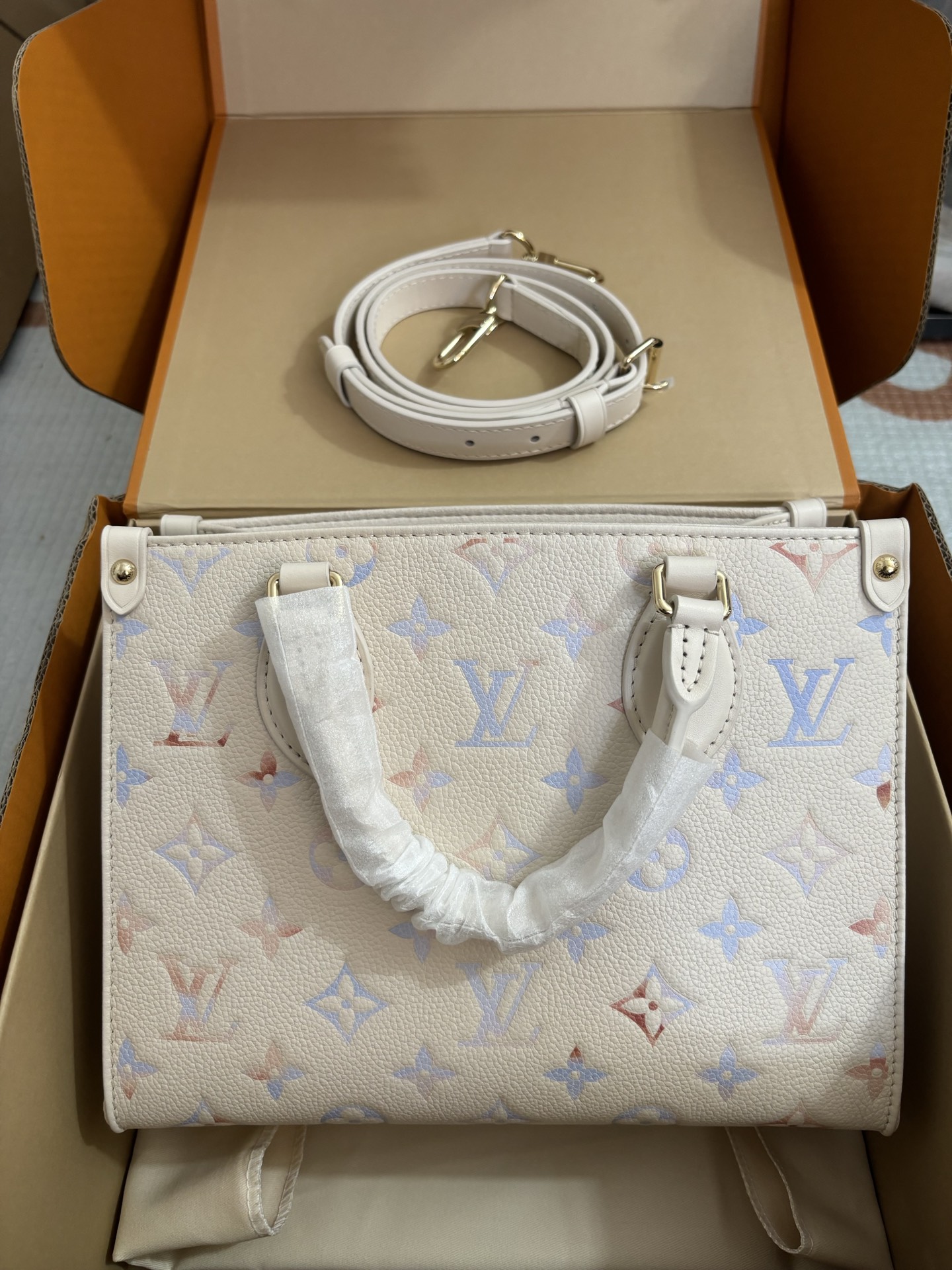 Louis Vuitton Onthego Small Handbag
