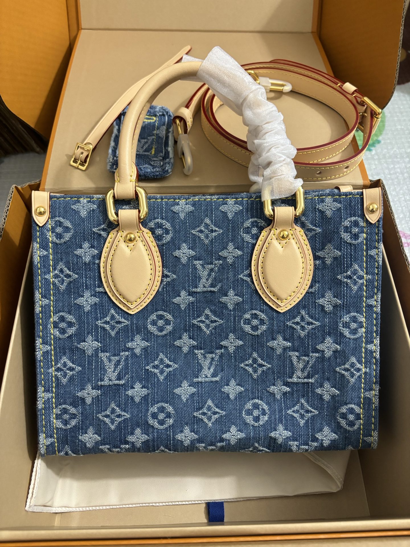 Louis Vuitton Onthego Small Handbag