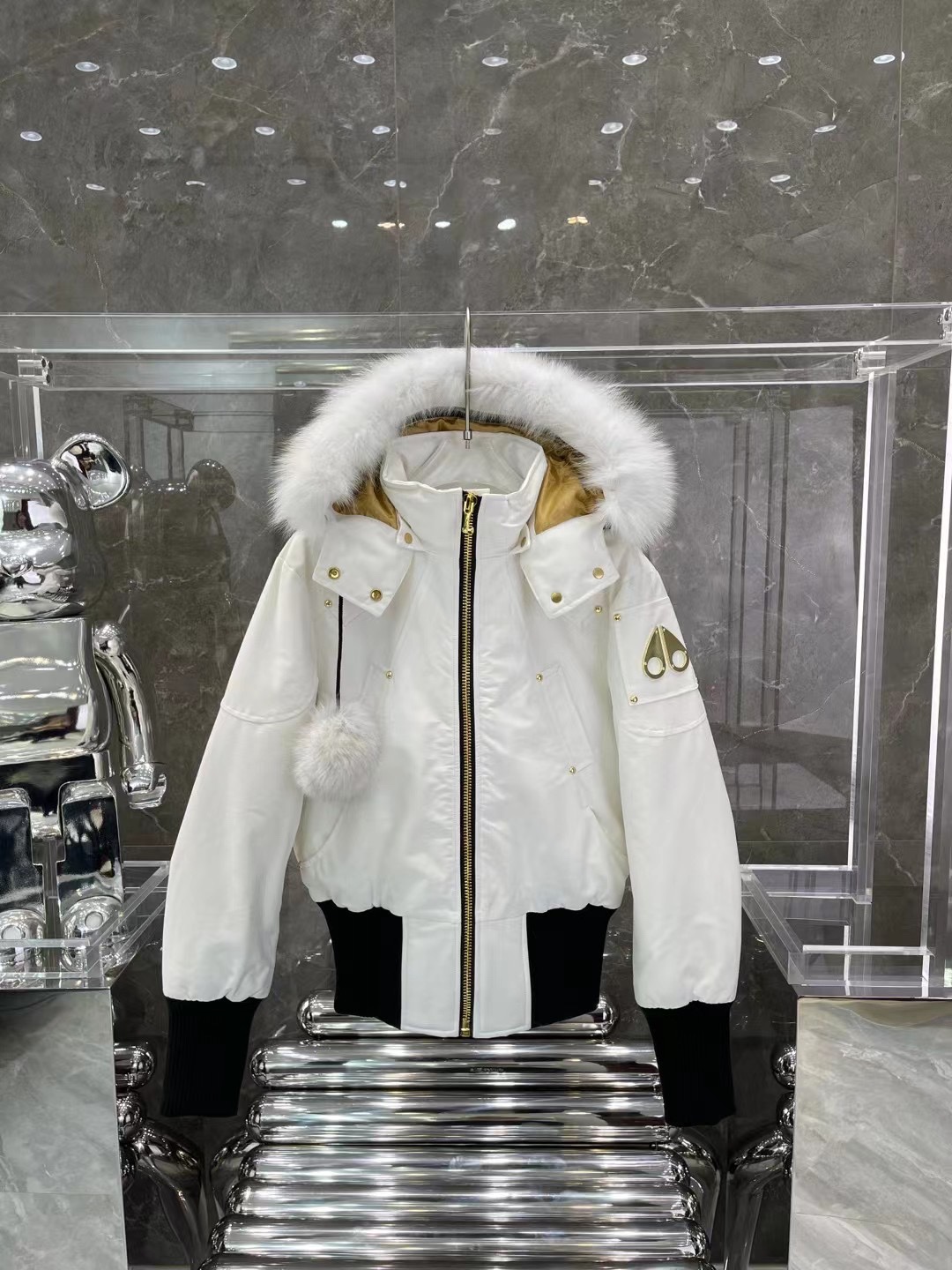 Moose Knuckles 03 Women's Short Gold Scissors Down Jacket