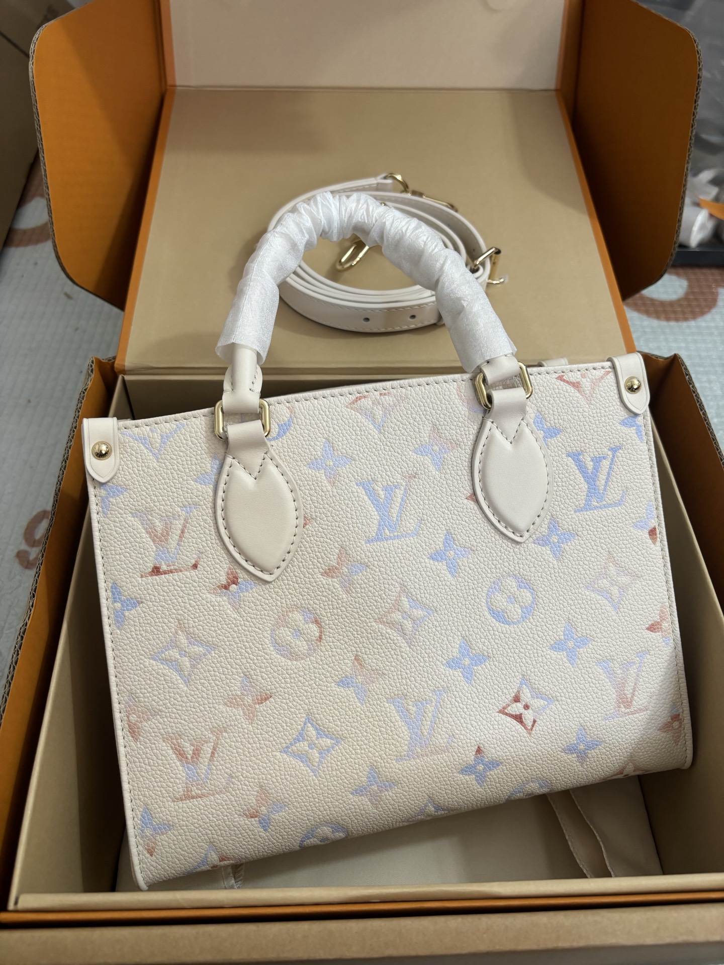 Louis Vuitton Onthego Small Handbag