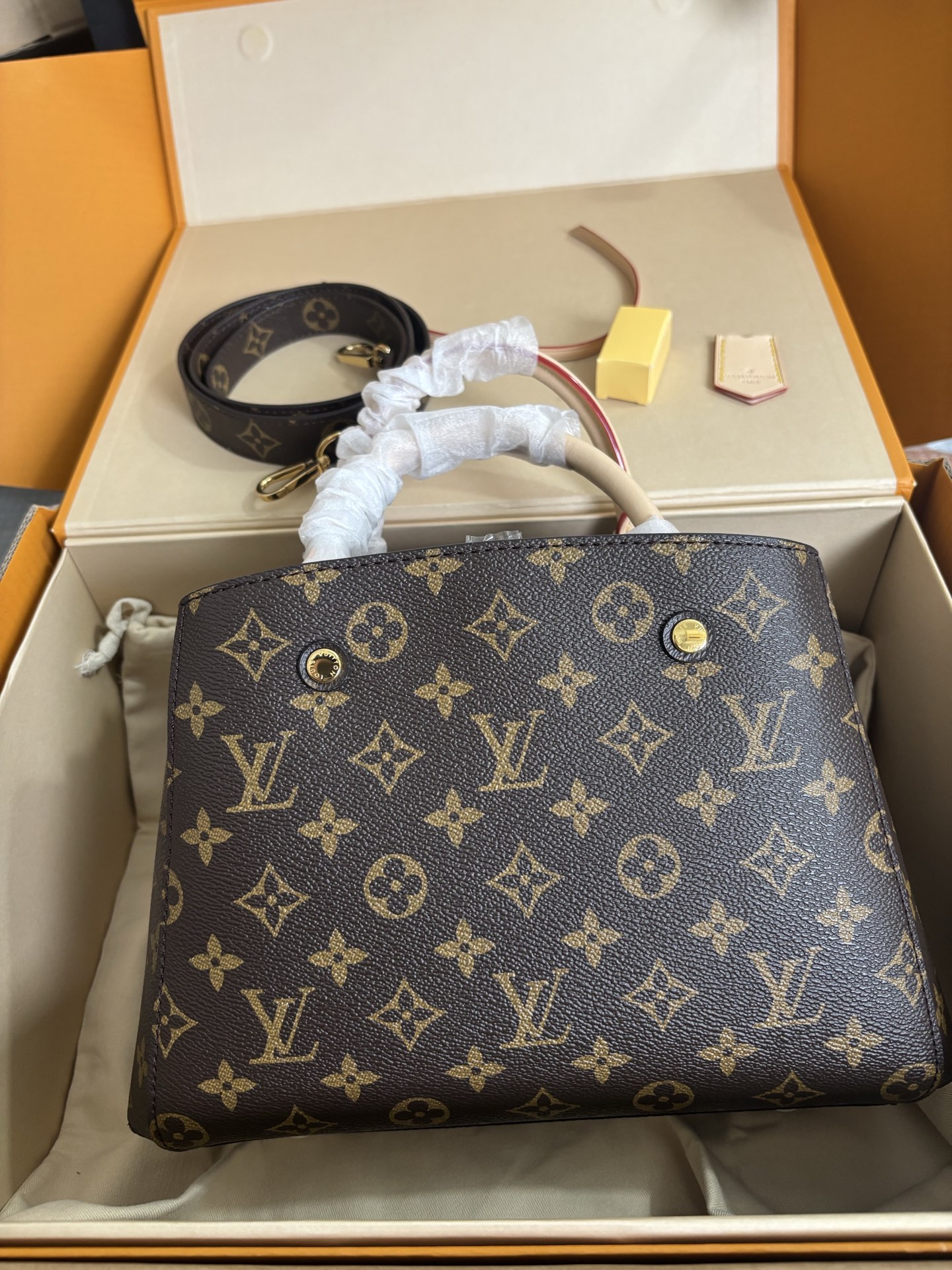 Louis Vuitton Montaigne BB