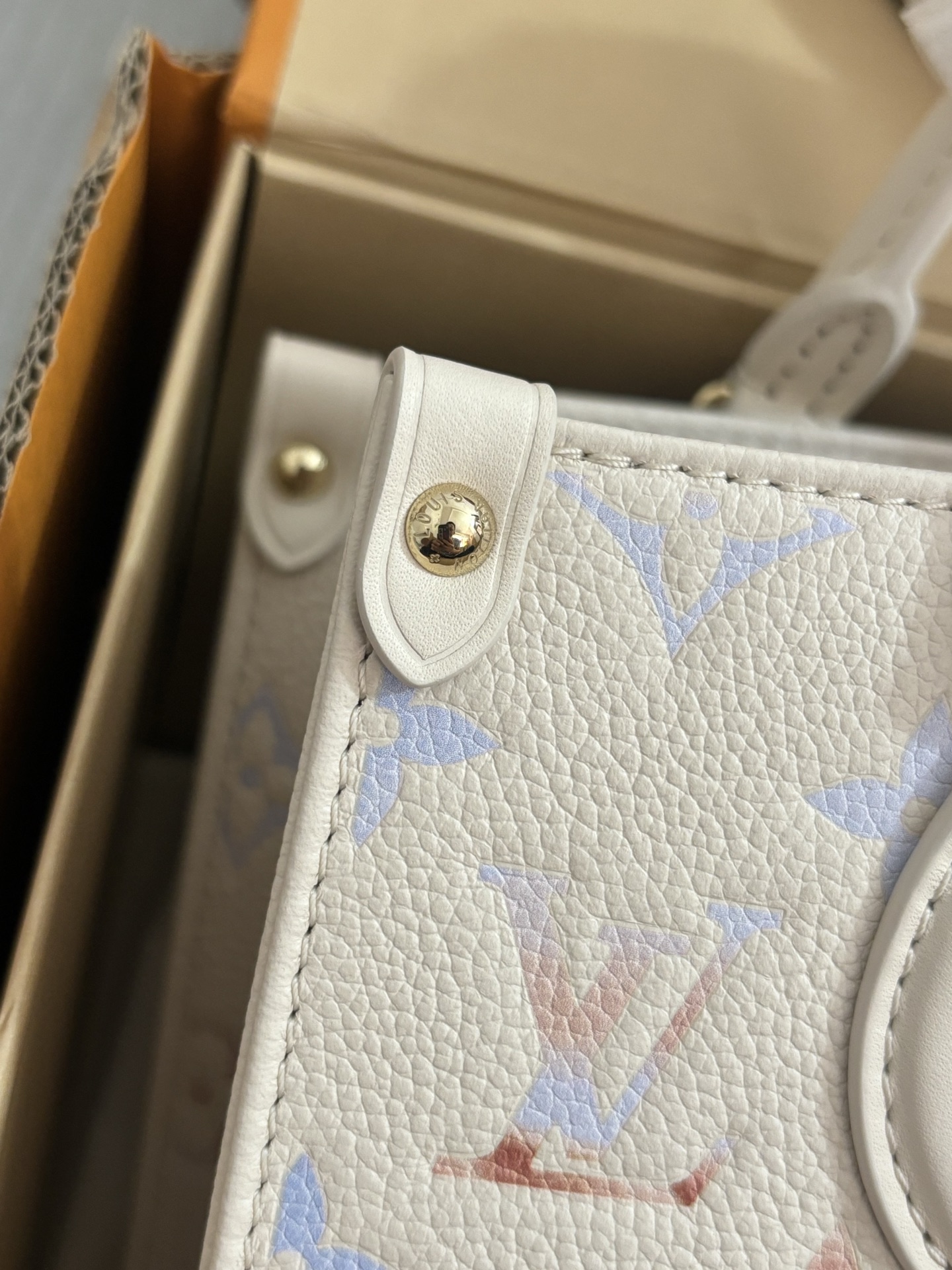 Louis Vuitton Onthego Small Handbag