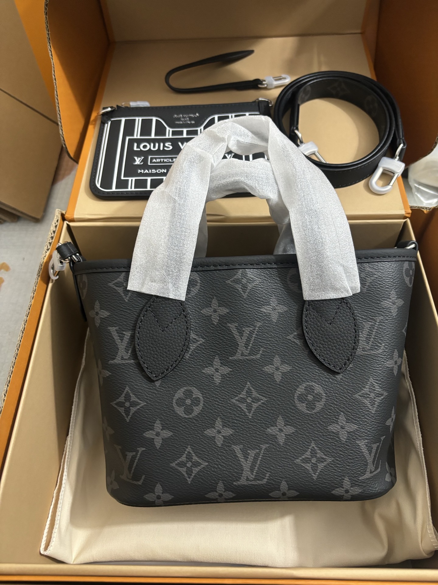 Louis Vuitton Neverfull Bandoulière Inside Out BB handbag