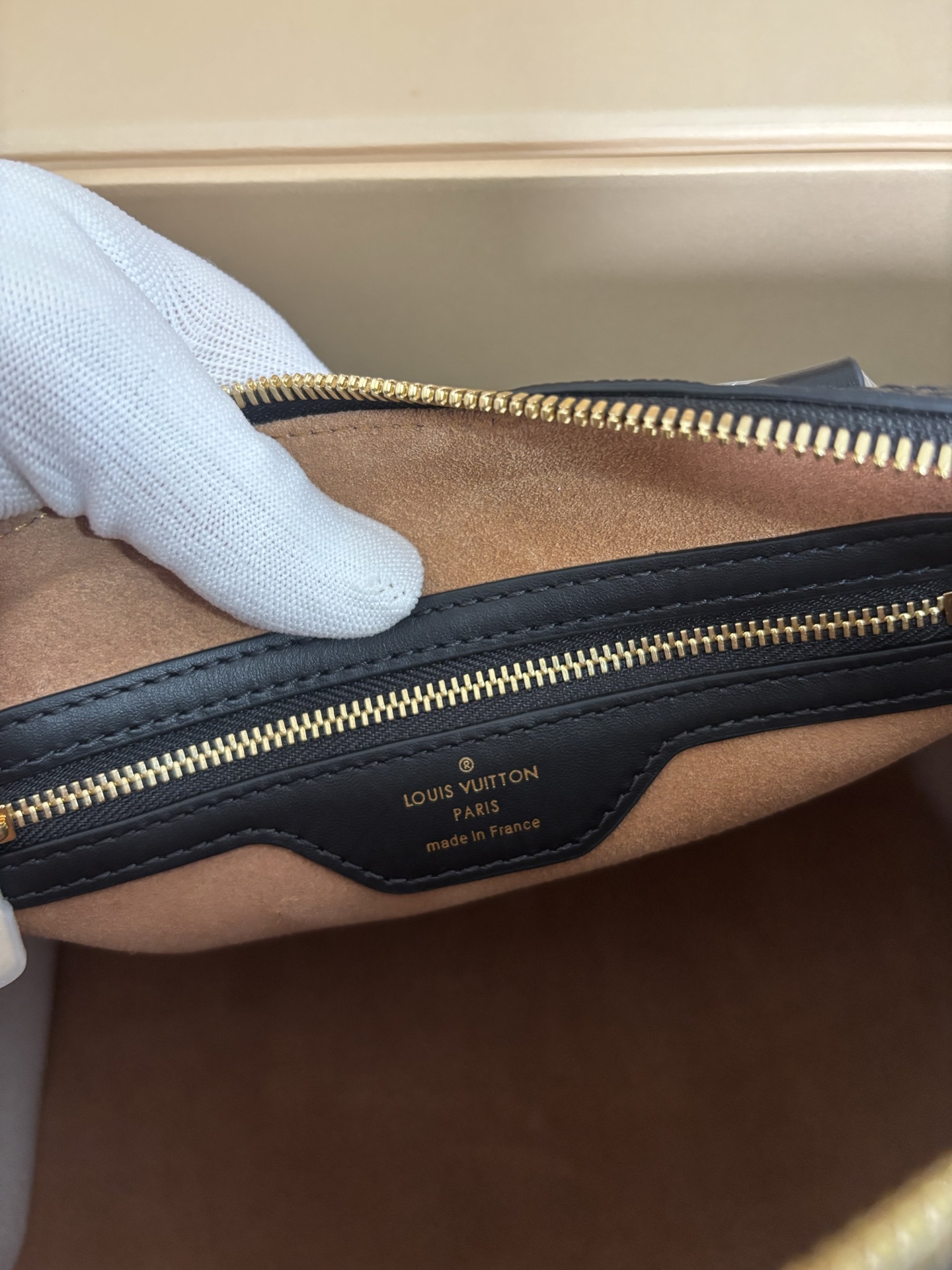 Louis Vuitton SPEEDY SOFT 30 Handbag