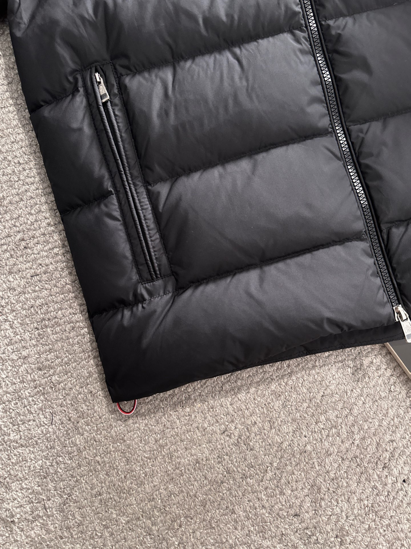 𝗠𝗼𝗻𝗰𝗲𝗿 Short Down Jacket with Stand Collar and Triple-Color Webbing