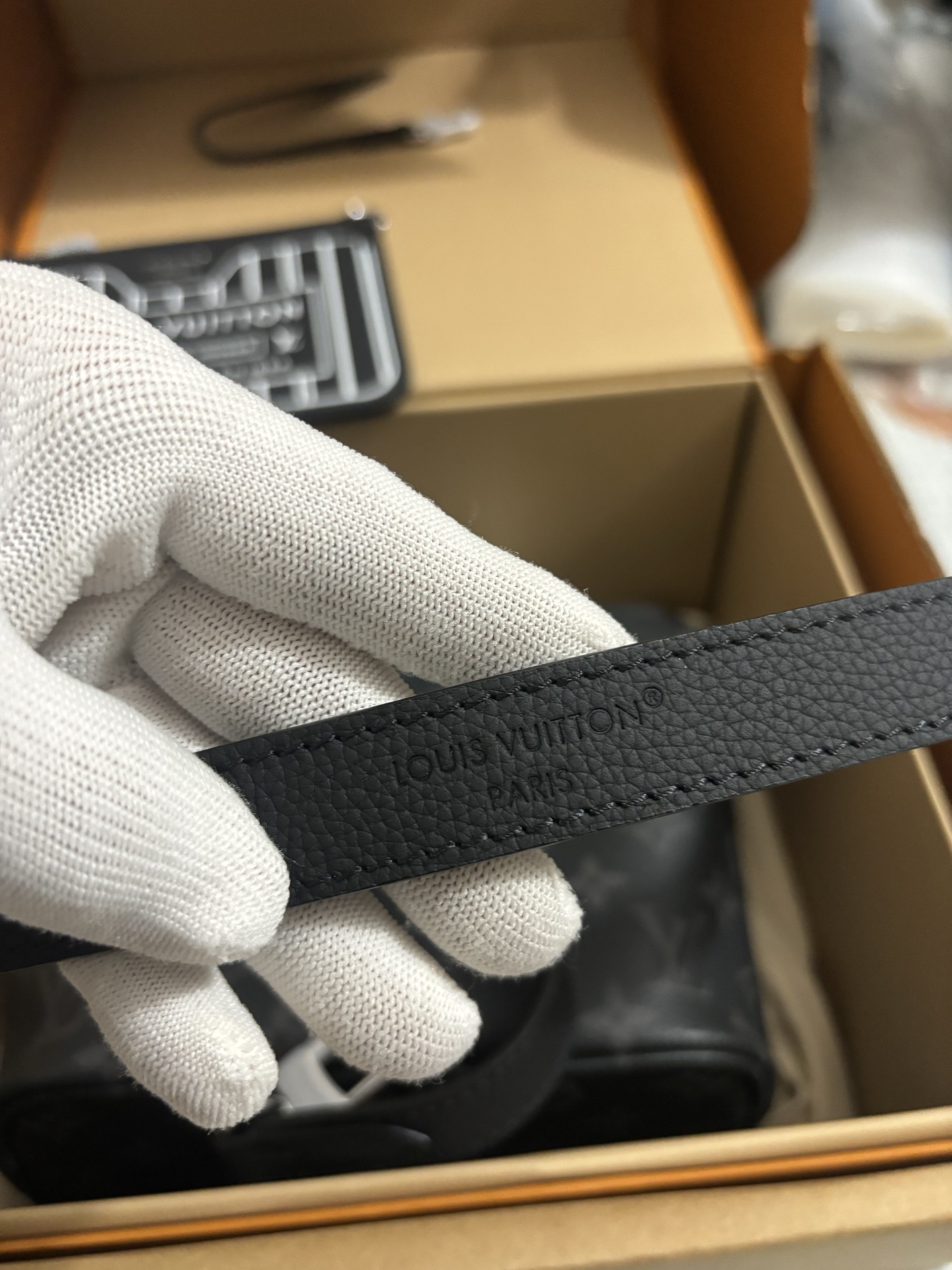 Louis Vuitton Neverfull Bandoulière Inside Out BB handbag