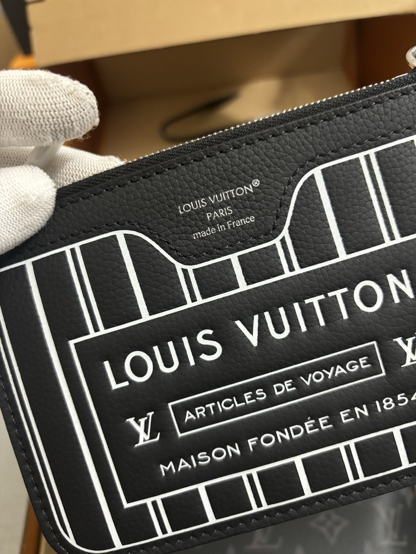 Louis Vuitton Neverfull Bandoulière Inside Out BB handbag