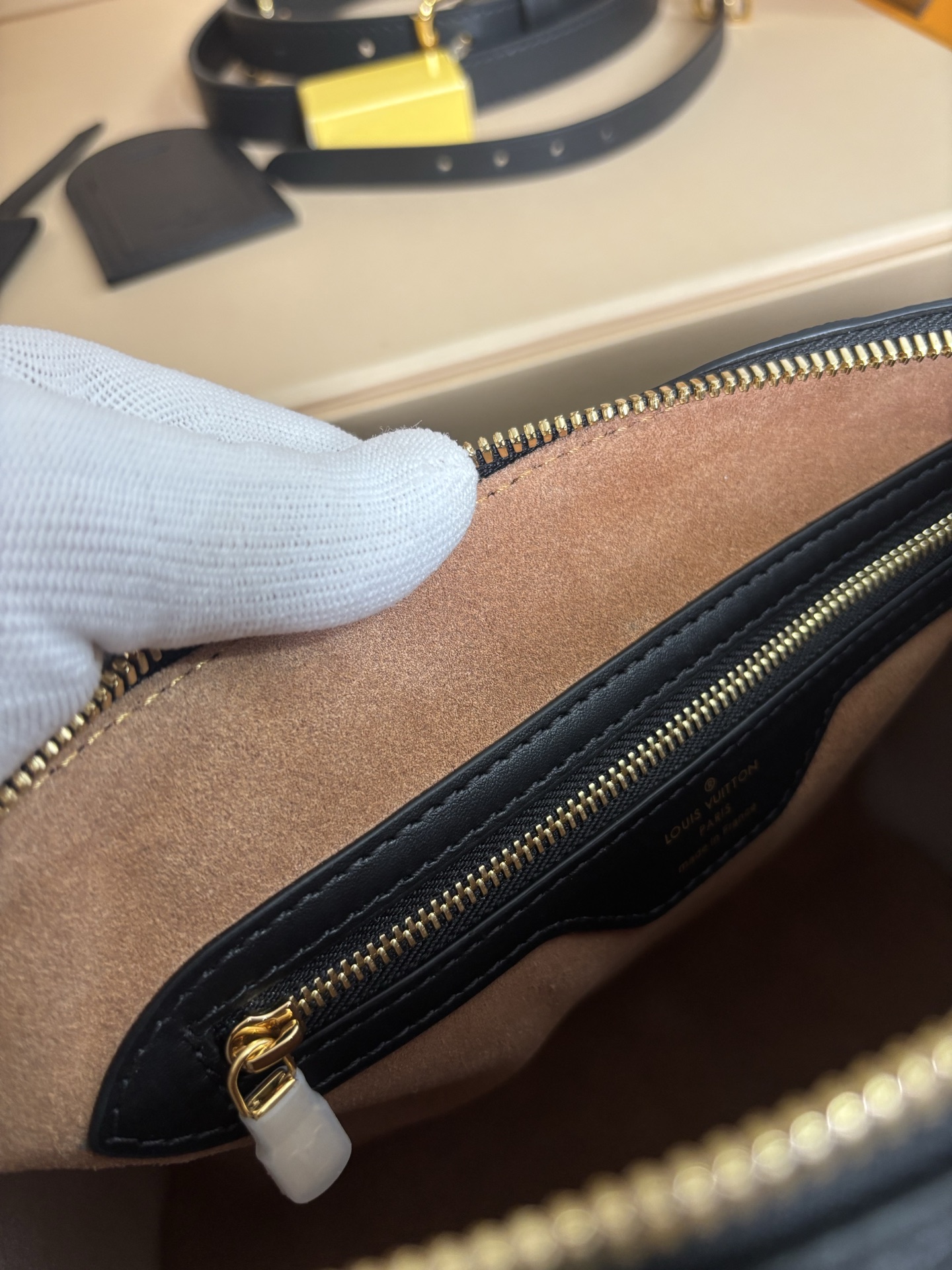 Louis Vuitton SPEEDY SOFT 30 Handbag