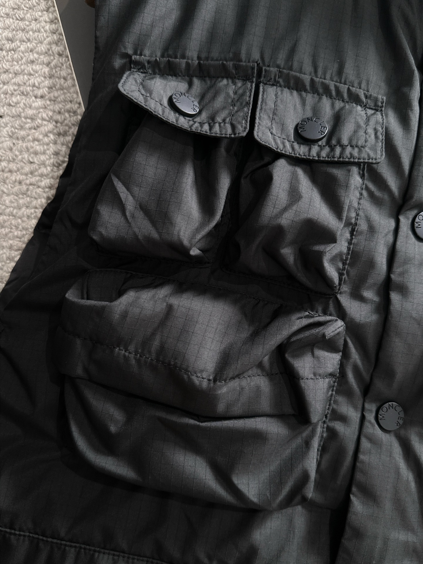 𝗠𝗼𝗻𝗰𝗲𝗿 Multi-Pocket Down Vest