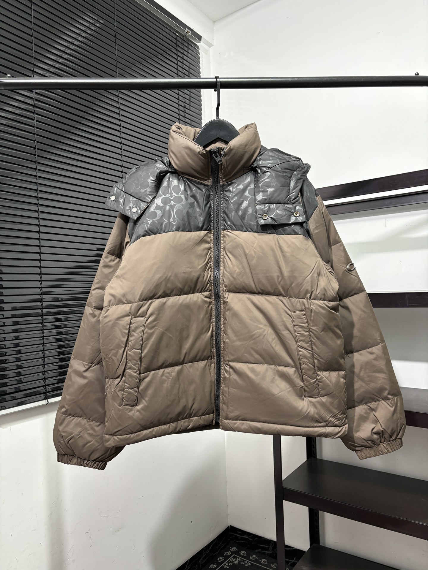 Coach down jacket​