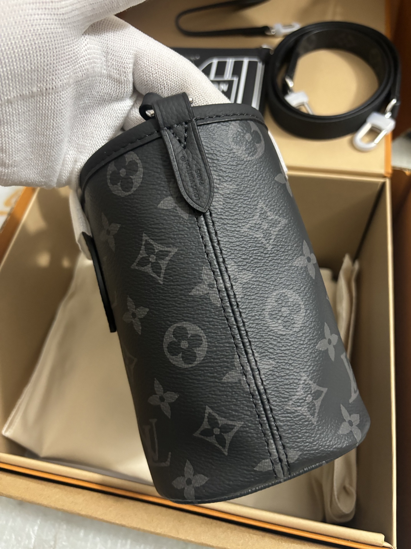 Louis Vuitton Neverfull Bandoulière Inside Out BB handbag