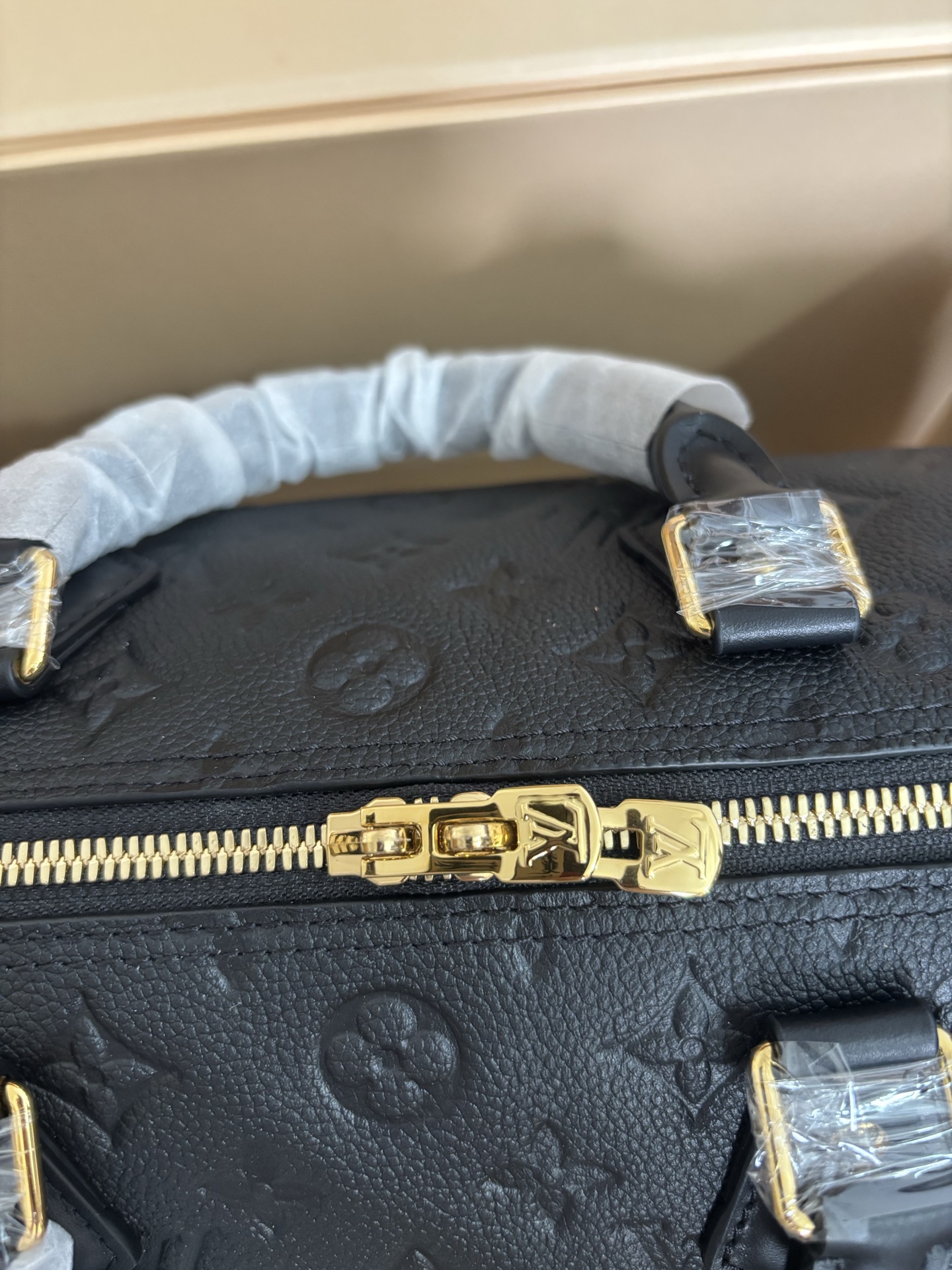 Louis Vuitton SPEEDY SOFT 30 Handbag
