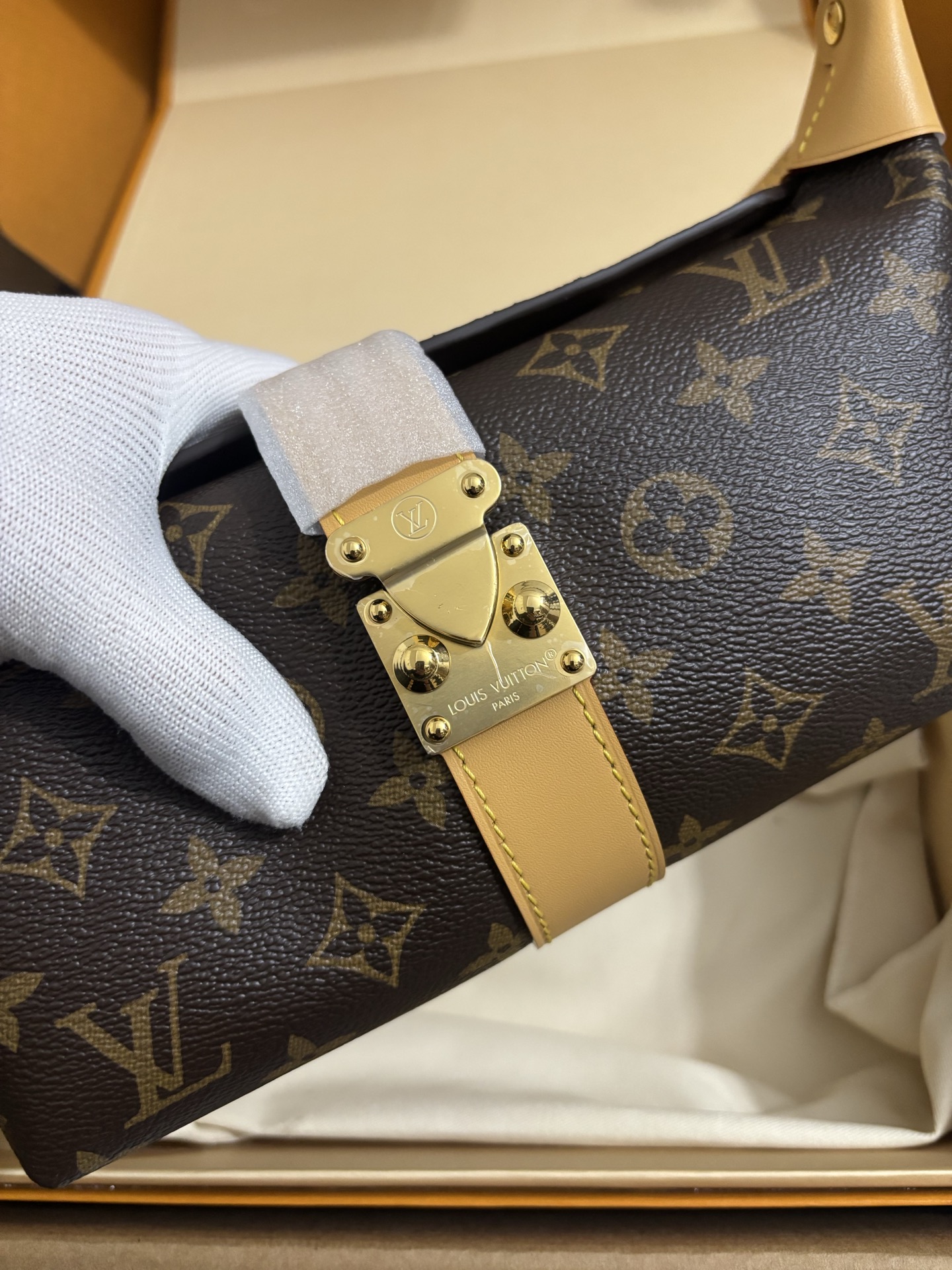 Louis Vuitton Pochette Mia Shoulder Bag