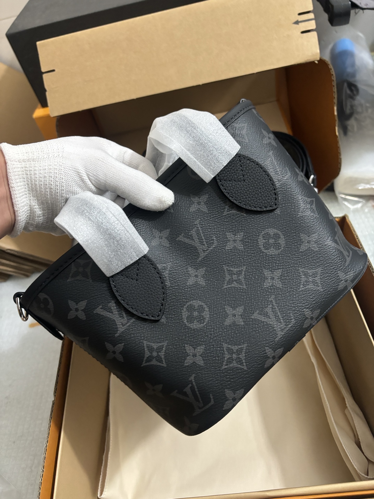 Louis Vuitton Neverfull Bandoulière Inside Out BB handbag