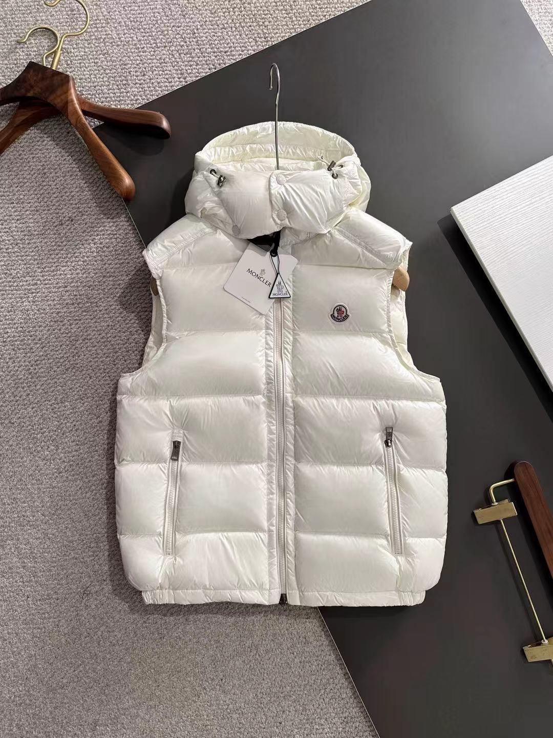 𝗠𝗼𝗻𝗰𝗲𝗿 Down Vest