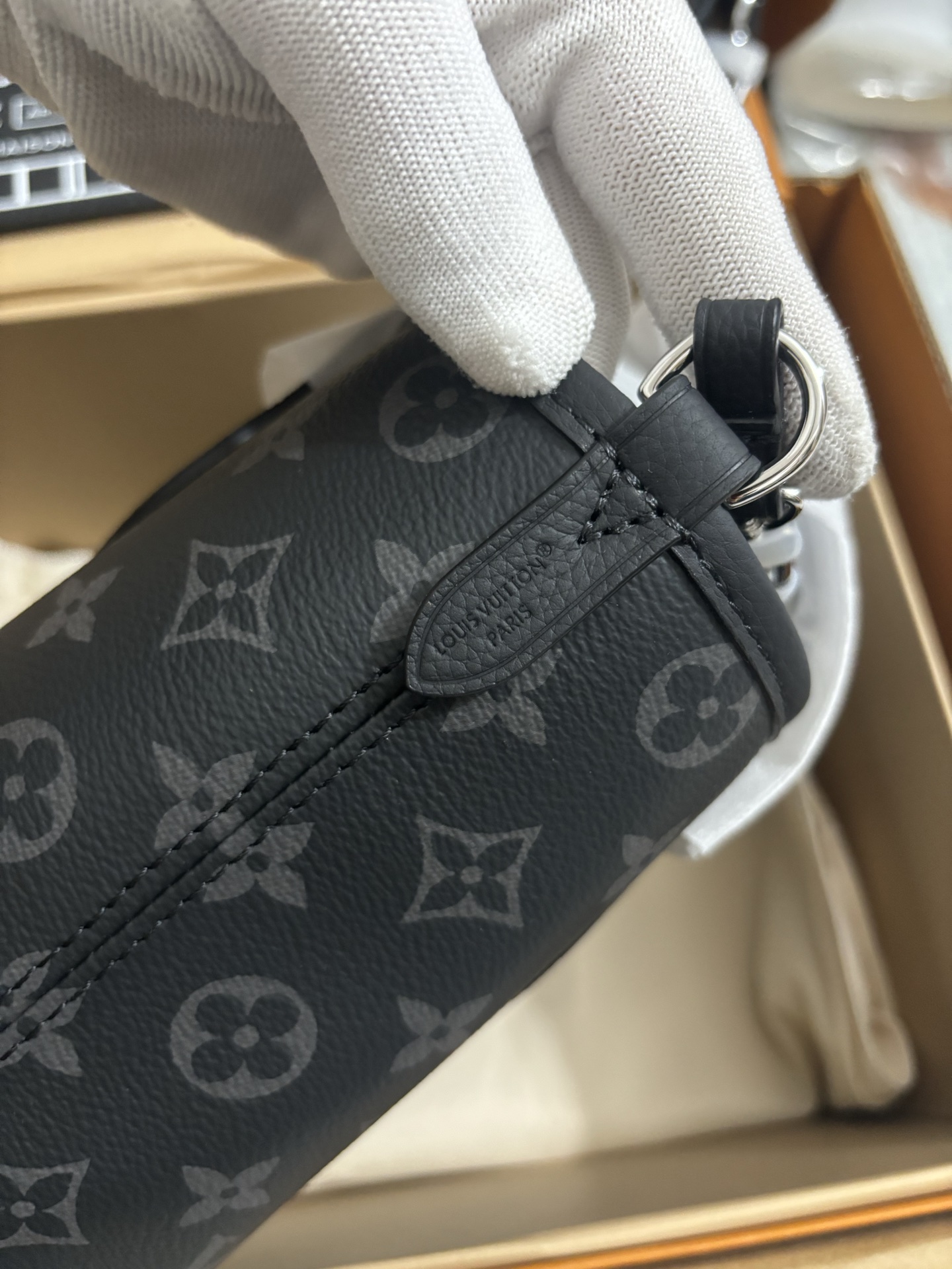 Louis Vuitton Neverfull Bandoulière Inside Out BB handbag