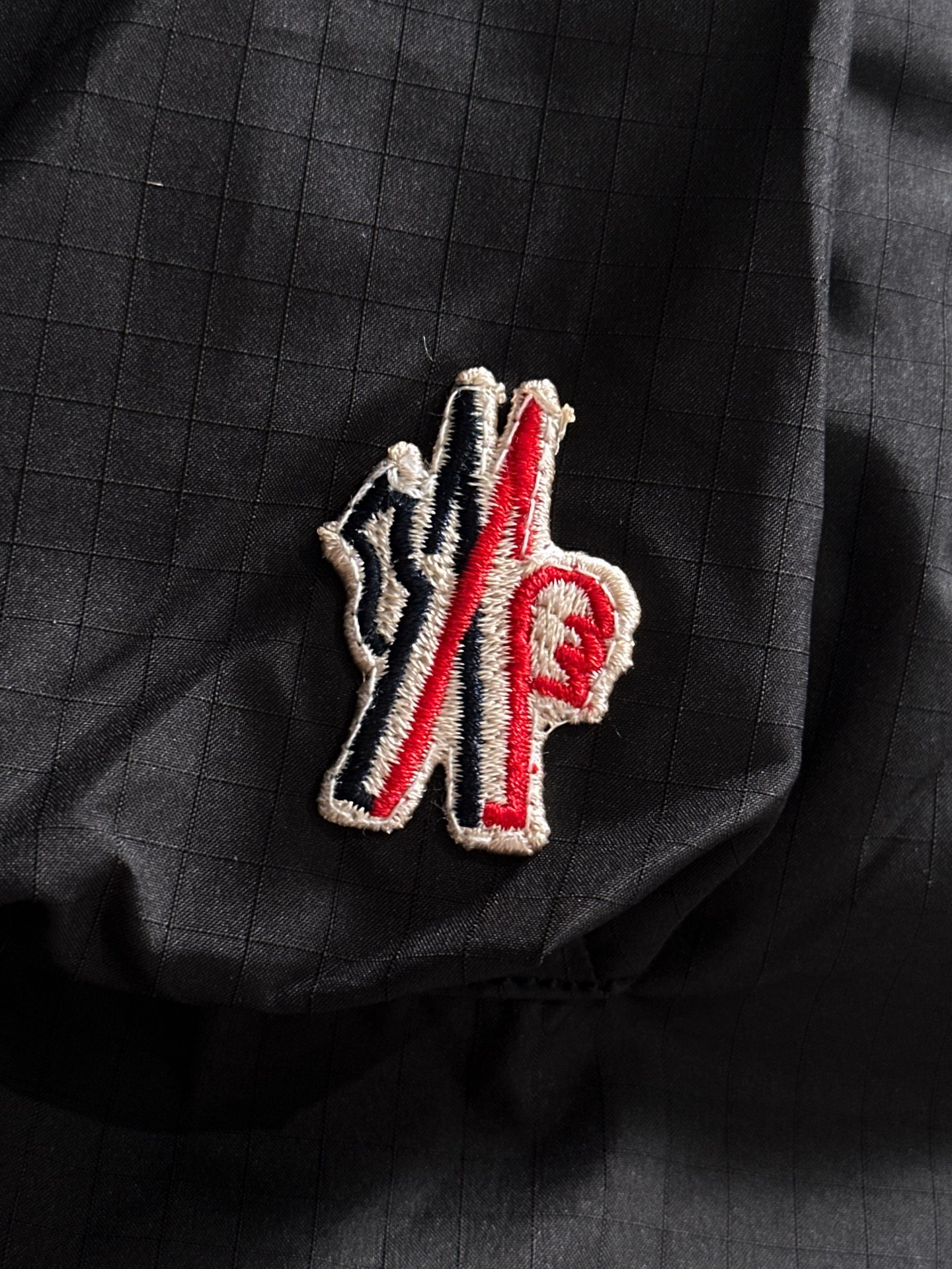 𝗠𝗼𝗻𝗰𝗲𝗿 Multi-Pocket Down Vest