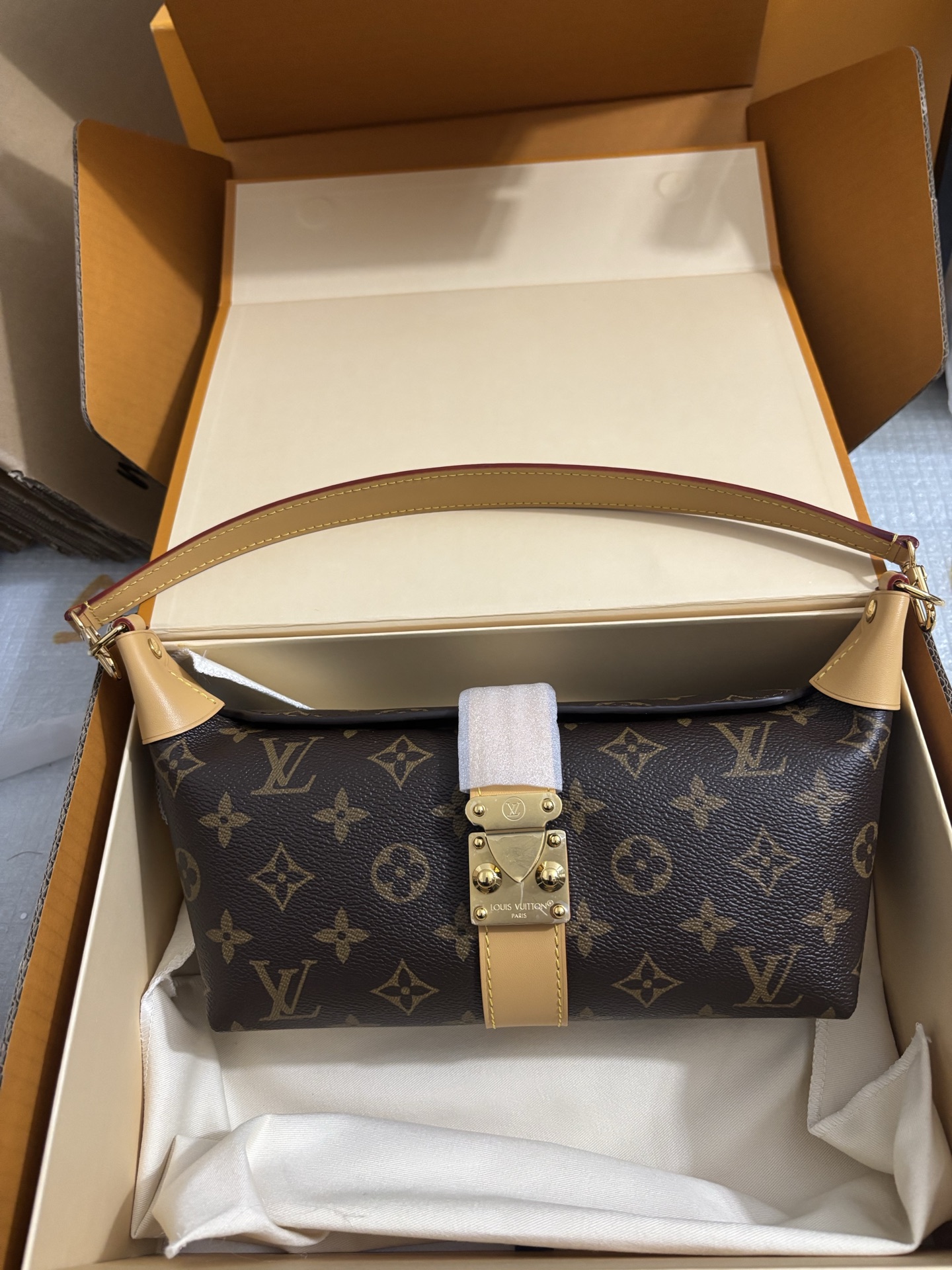Louis Vuitton Pochette Mia Shoulder Bag