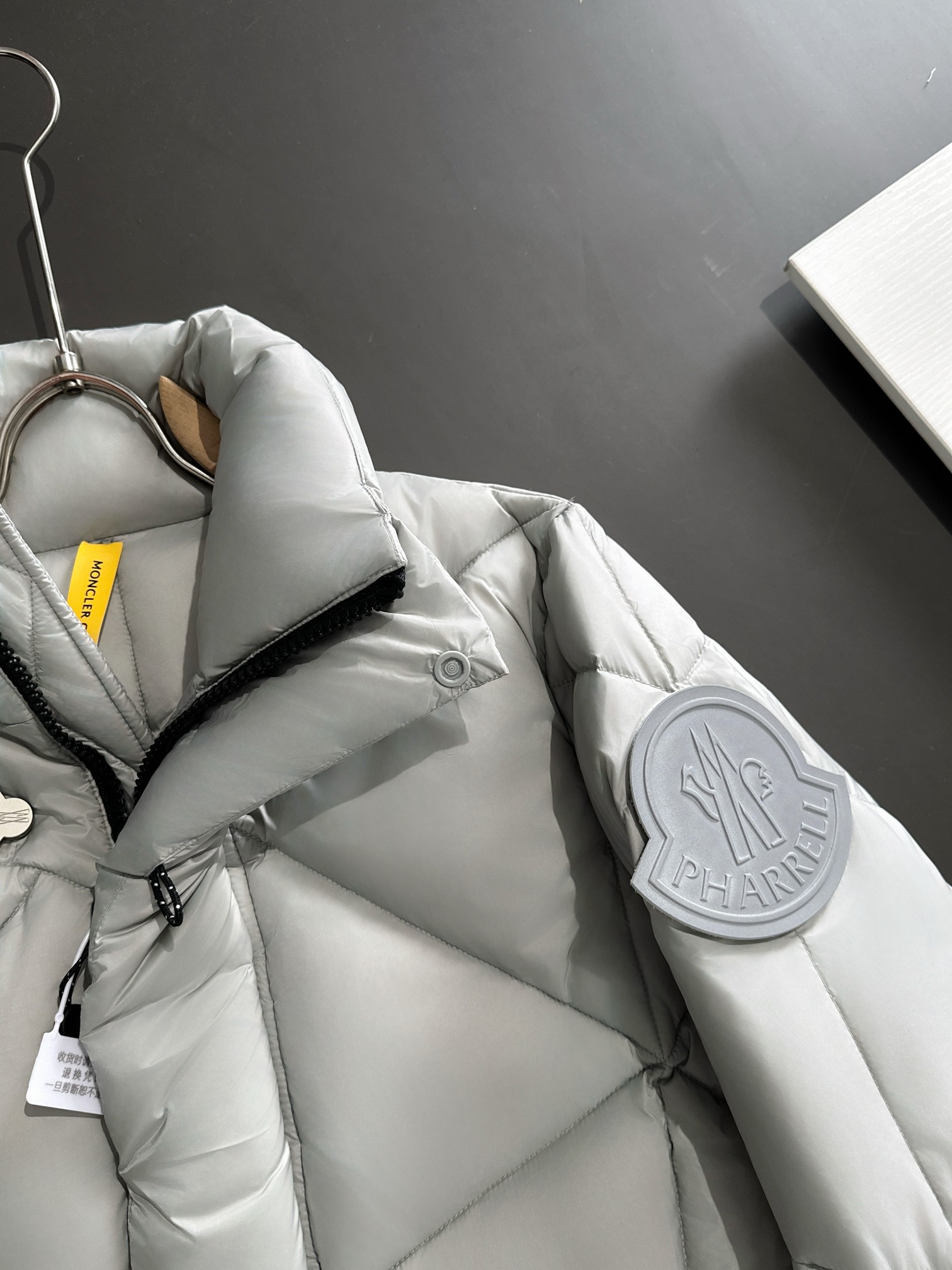 𝗠𝗼𝗻𝗰𝗲𝗿  Pharrell Williams Collaboration Short Down Jacket with Diamond-Cut Panels