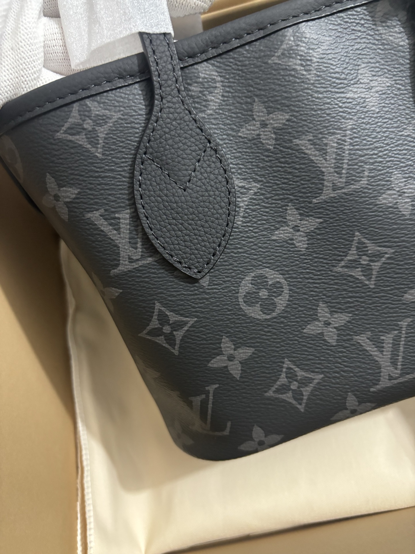 Louis Vuitton Neverfull Bandoulière Inside Out BB handbag