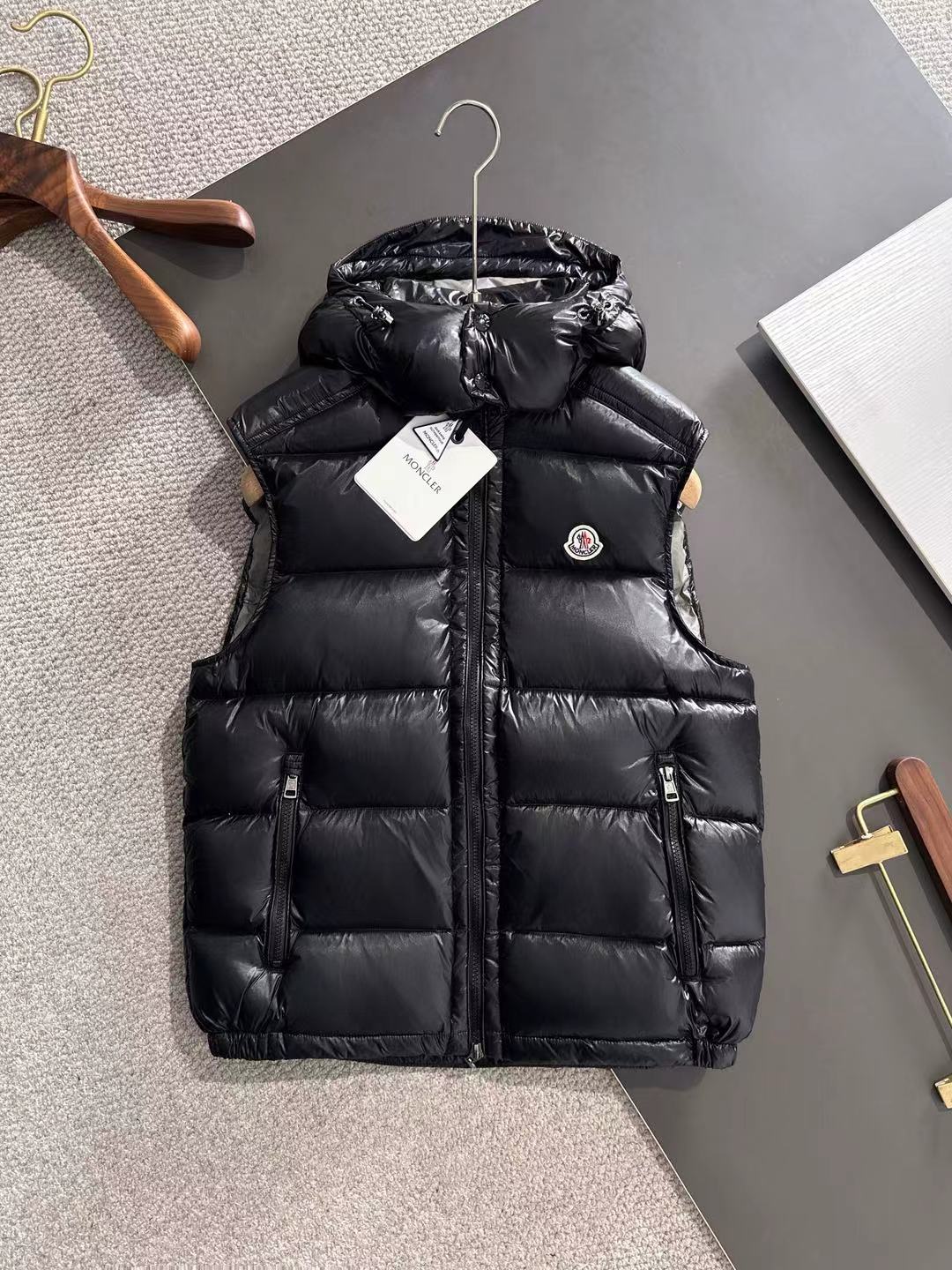 𝗠𝗼𝗻𝗰𝗲𝗿 Down Vest