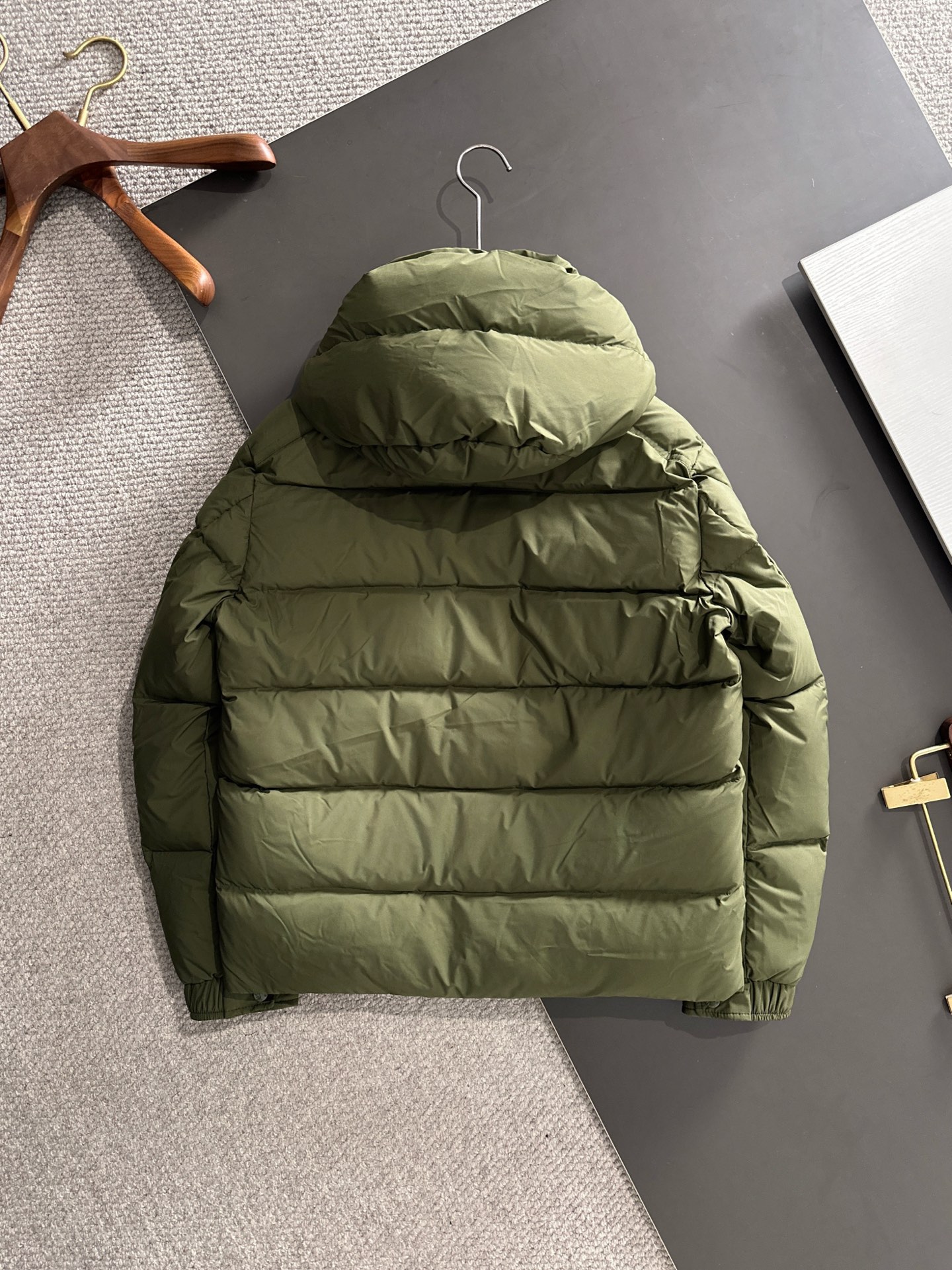 𝗠𝗼𝗻𝗰𝗲𝗿  Matte Maya Short Down Jacket