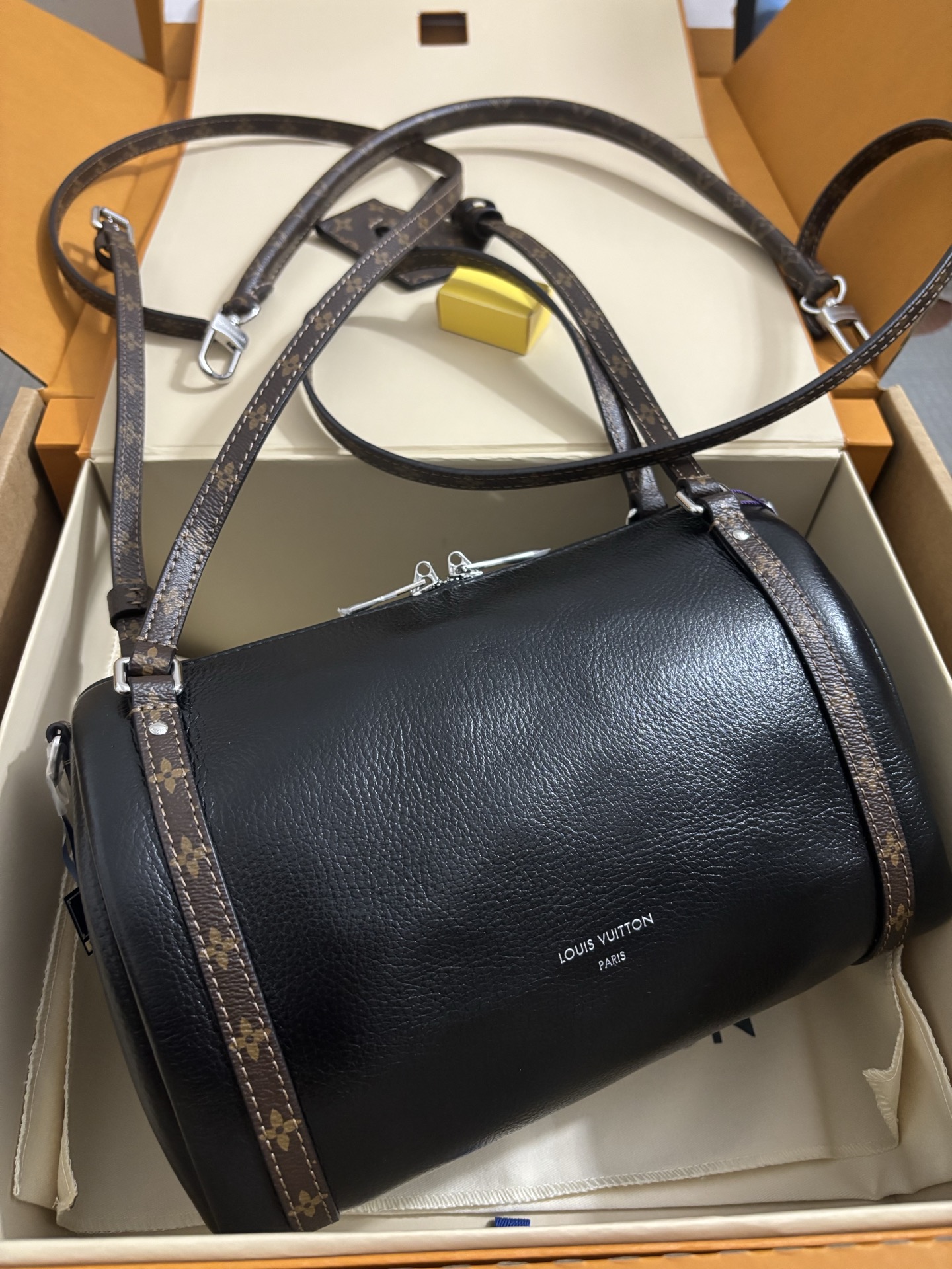 Louis Vuitton Express Small Size
