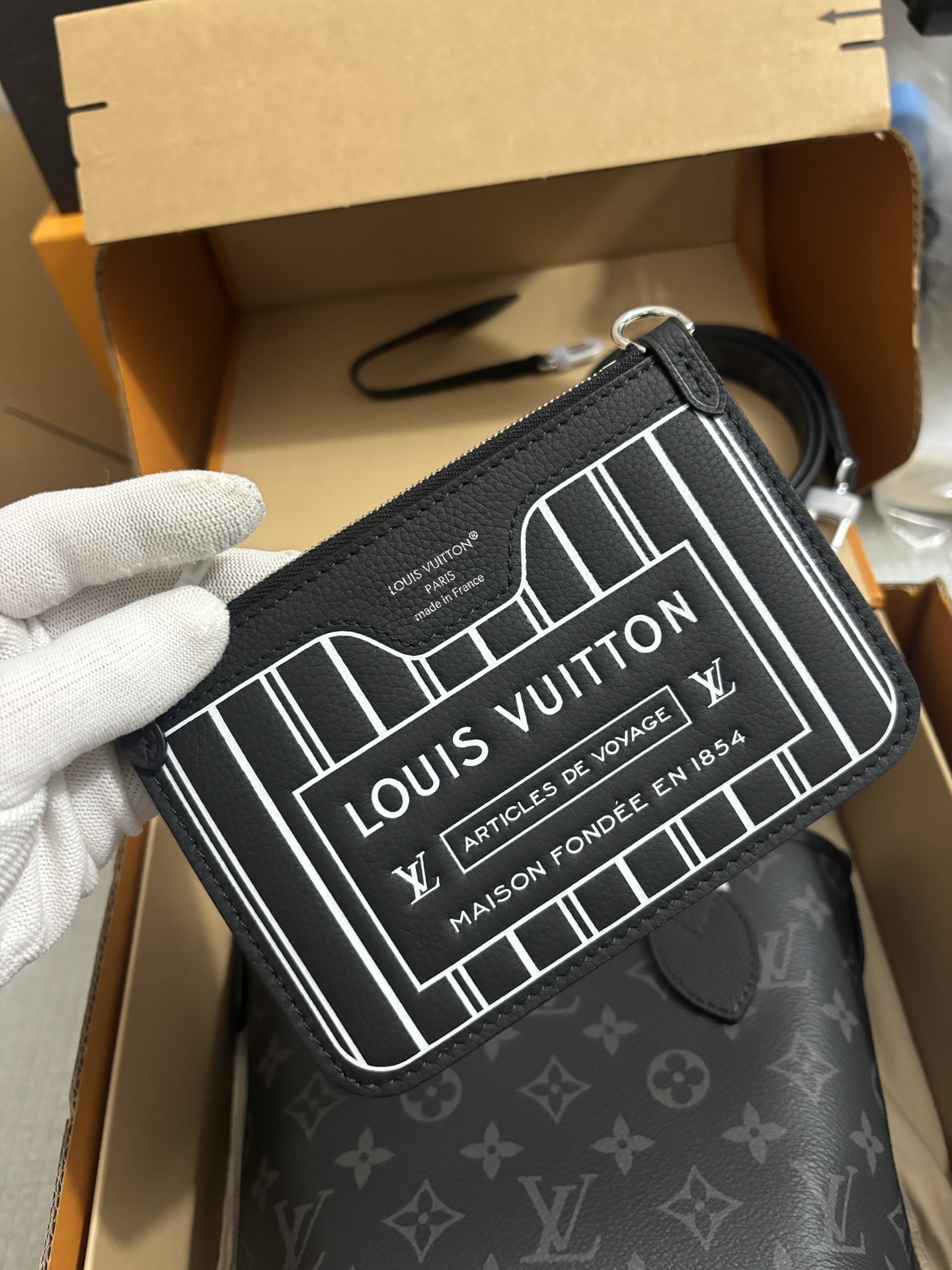 Louis Vuitton Neverfull Bandoulière Inside Out BB handbag