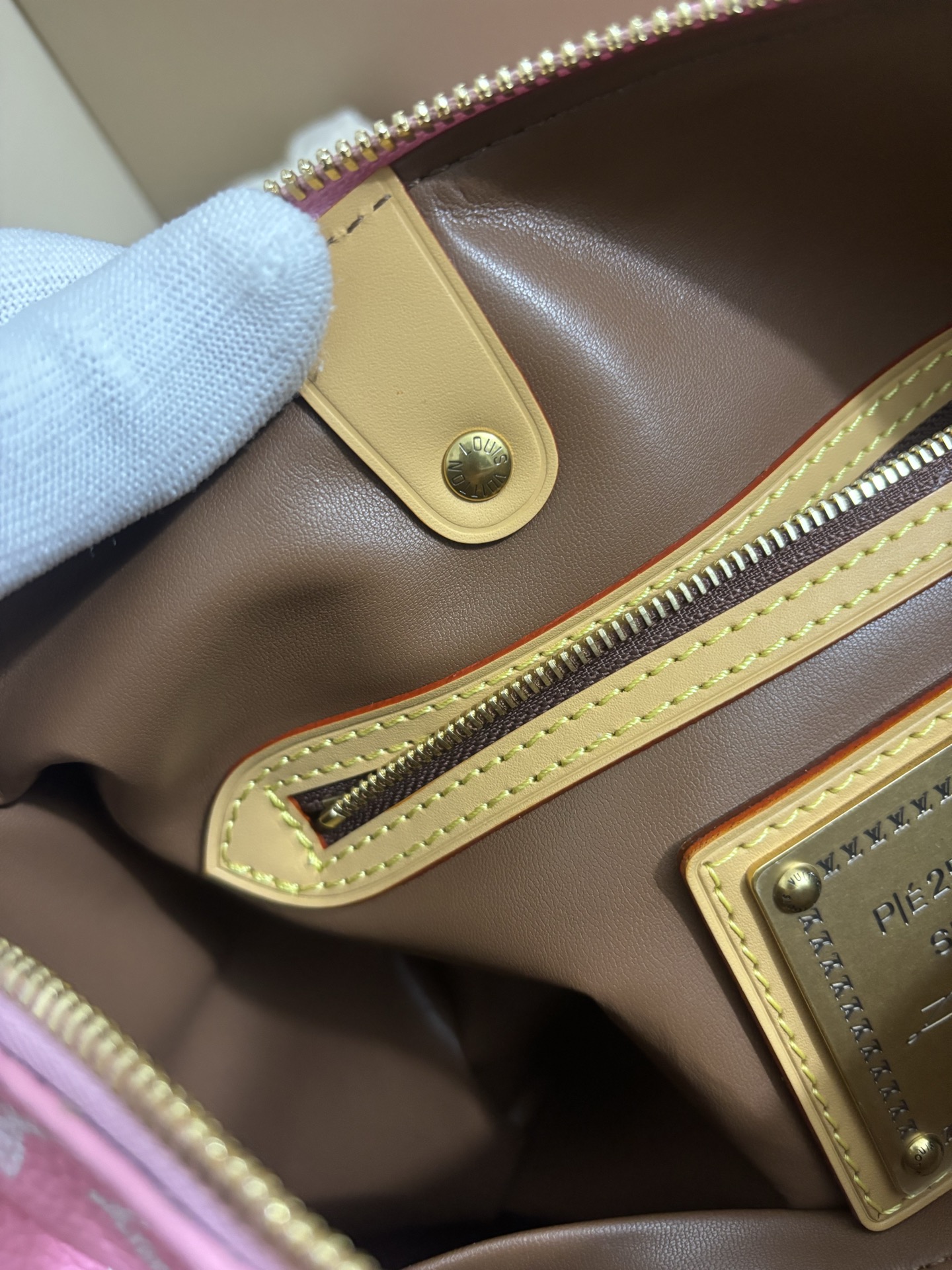 Louis Vuitton Bandoulière 30 Sakura Pink Travel Bag