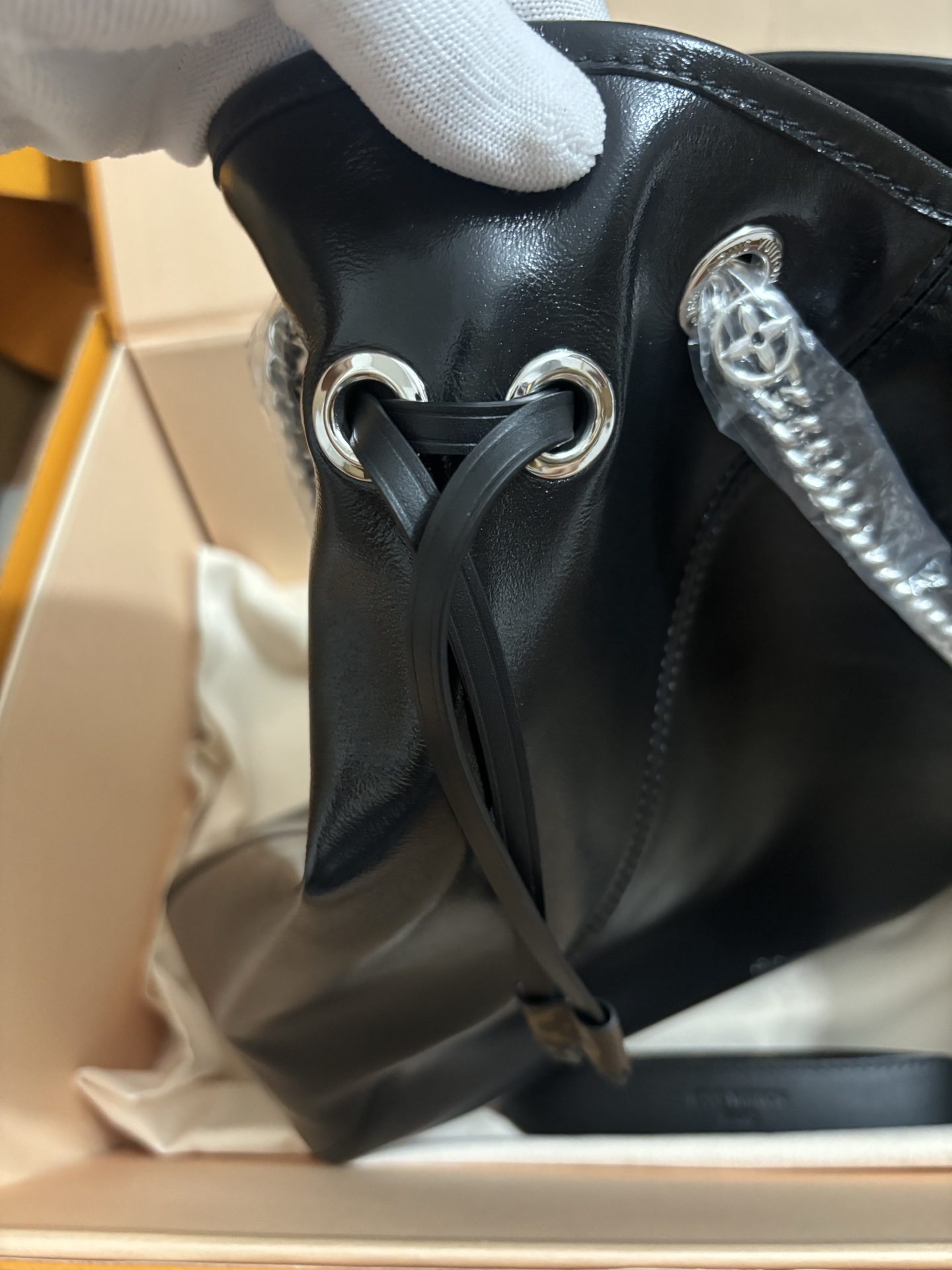 Louis Vuitton OFF DUTY VIBE Medium Bag