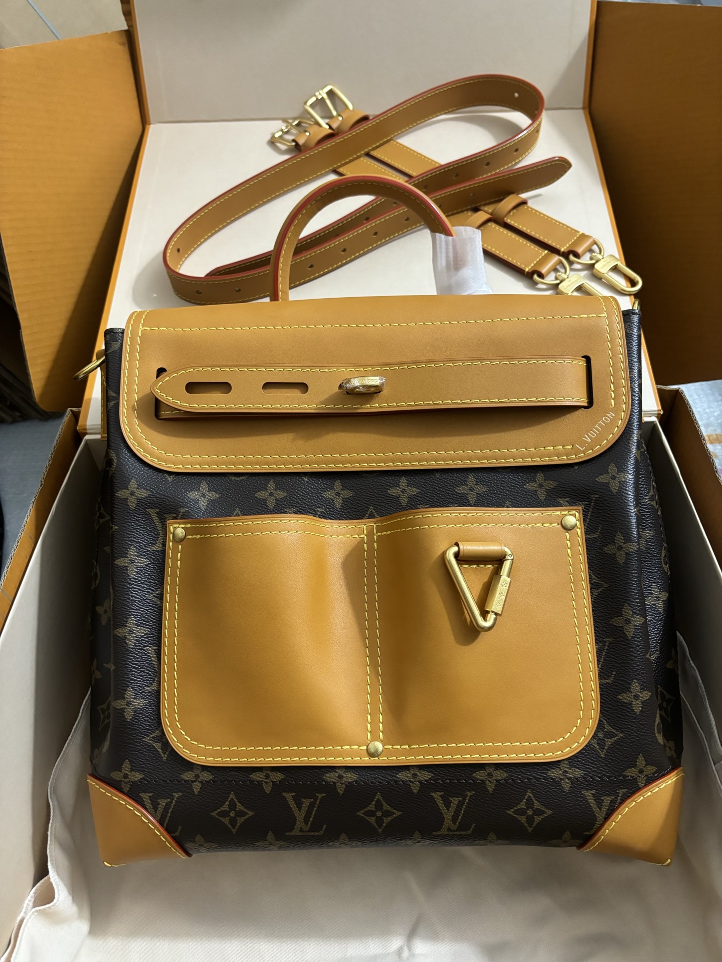 Louis Vuitton STEAMER 30 Handbag
