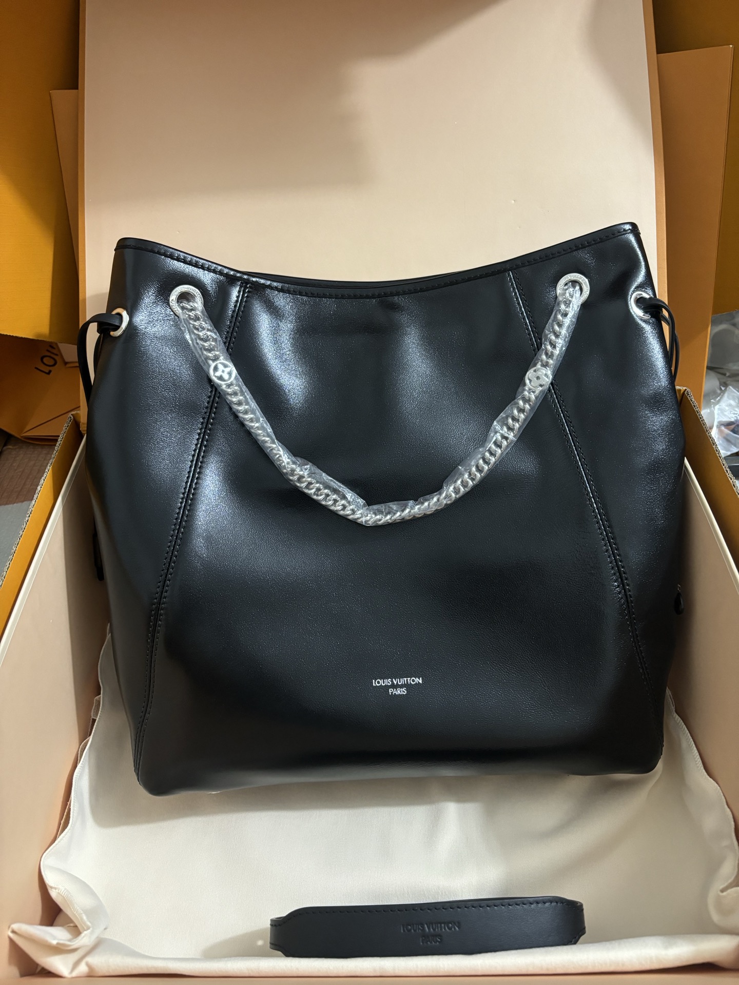 Louis Vuitton OFF DUTY VIBE Medium Bag