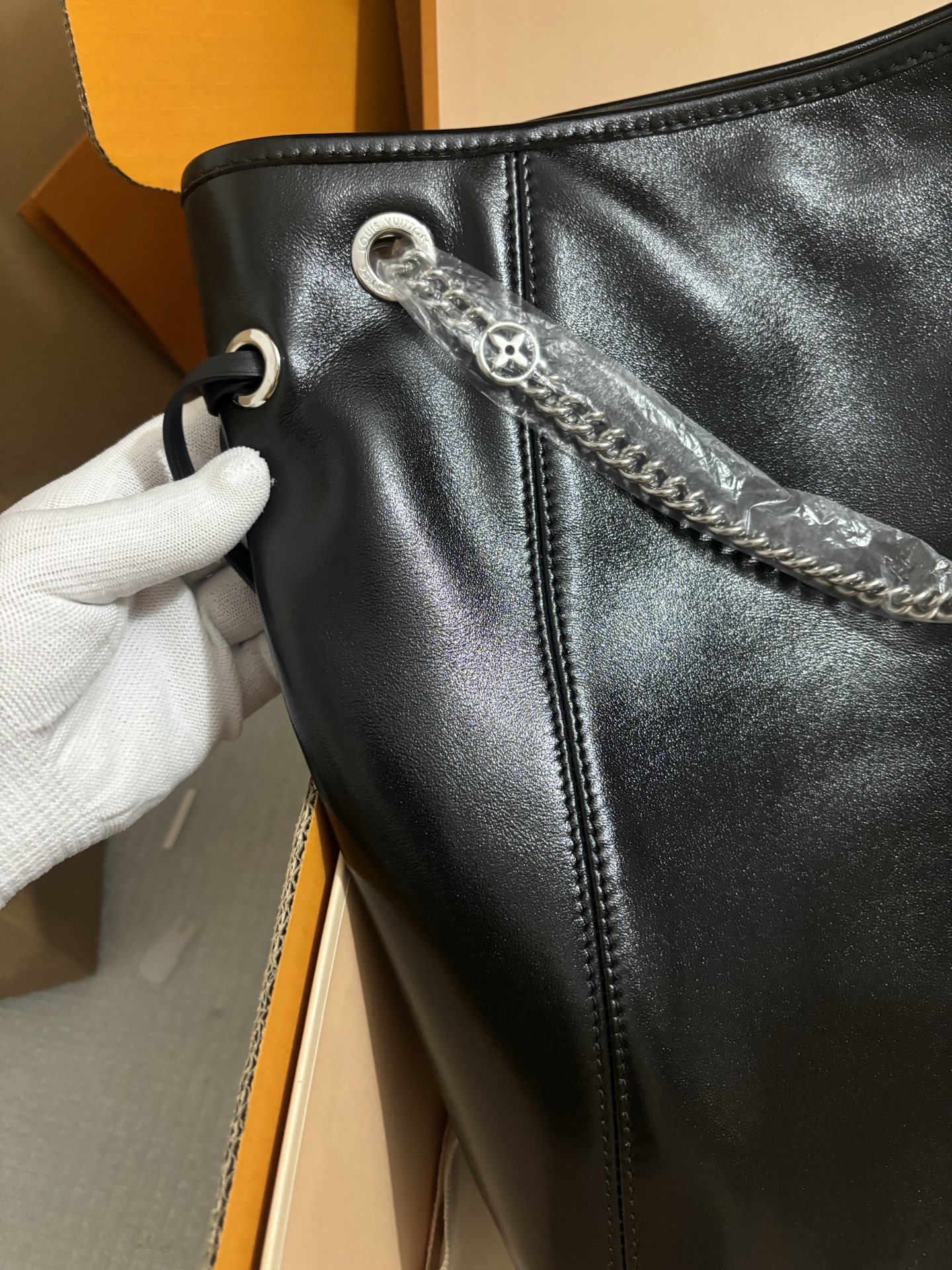 Louis Vuitton OFF DUTY VIBE Medium Bag