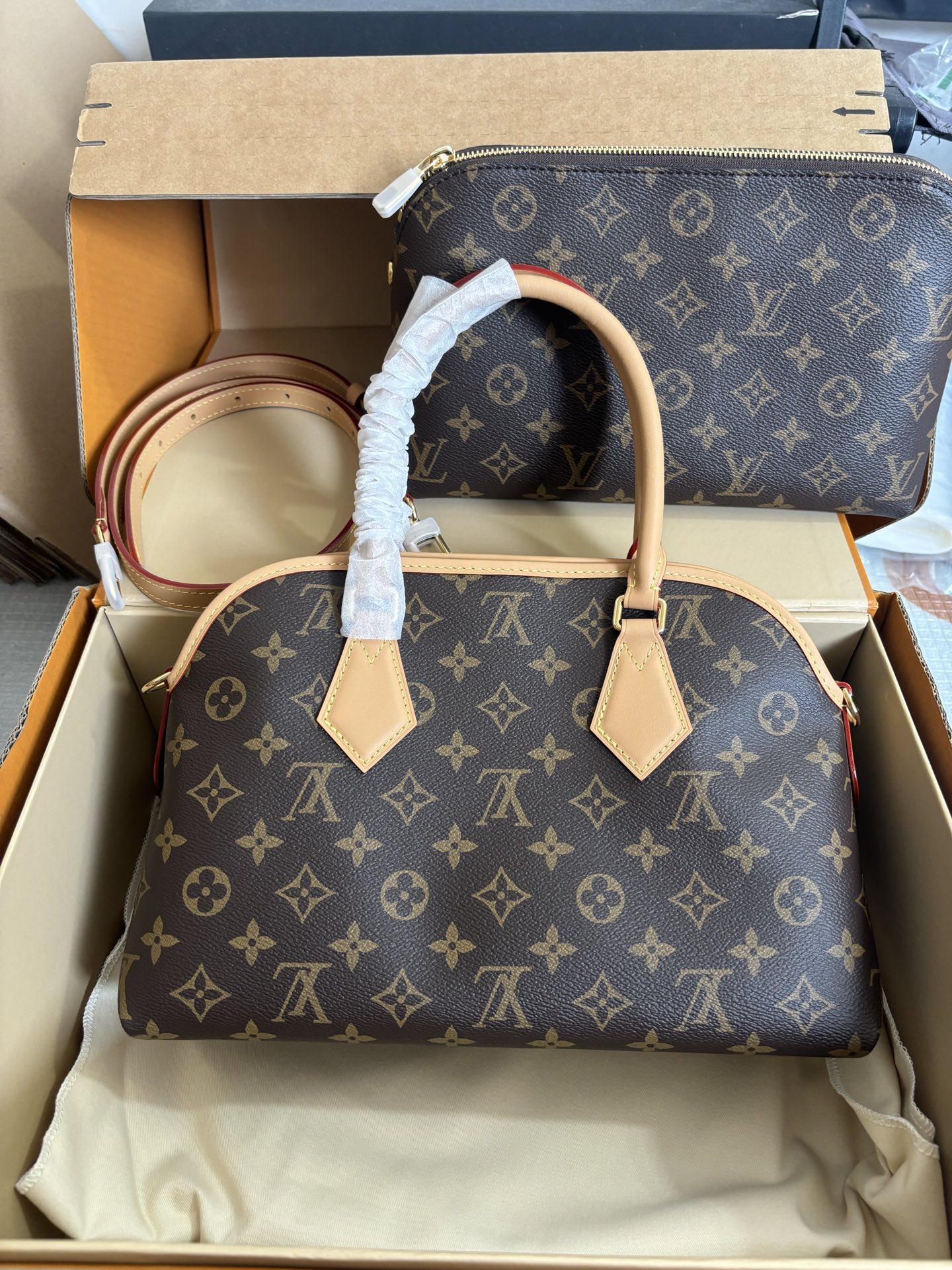 Louis Vuitton Ever More Large Shell Mother-Daughter Bags