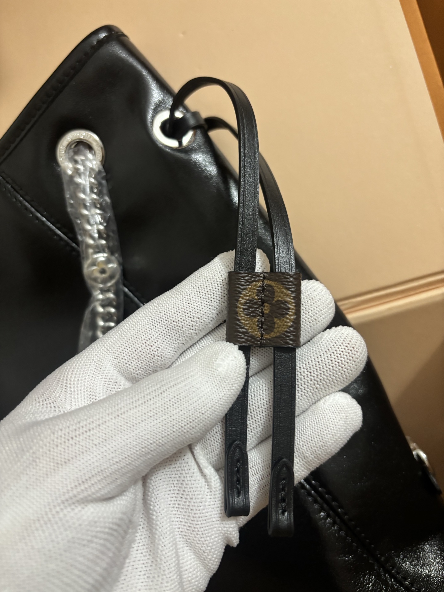 Louis Vuitton OFF DUTY VIBE Medium Bag
