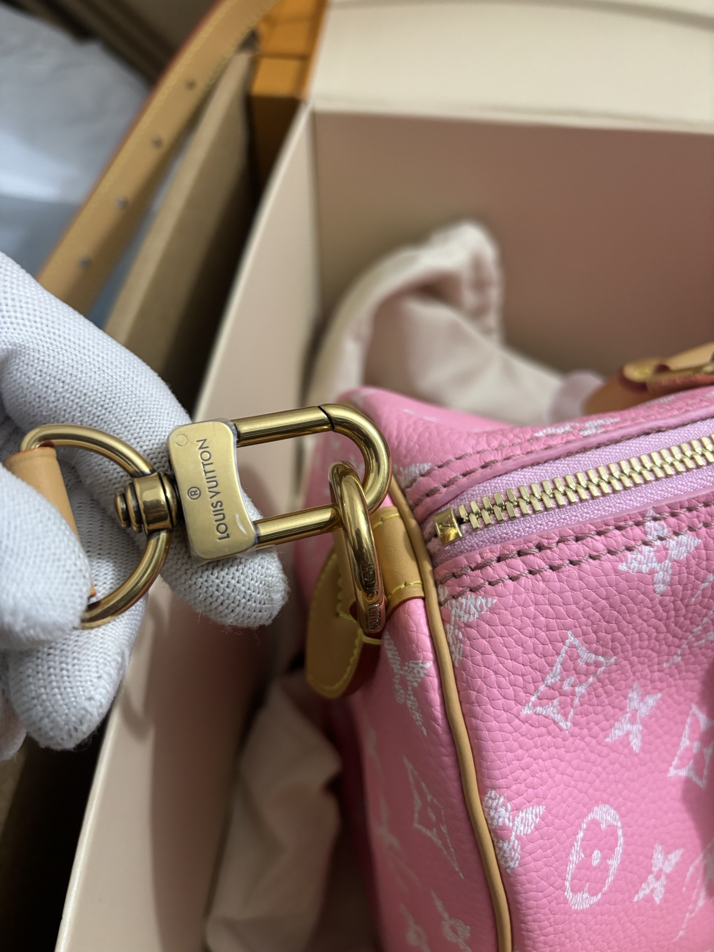 Louis Vuitton Bandoulière 30 Sakura Pink Travel Bag