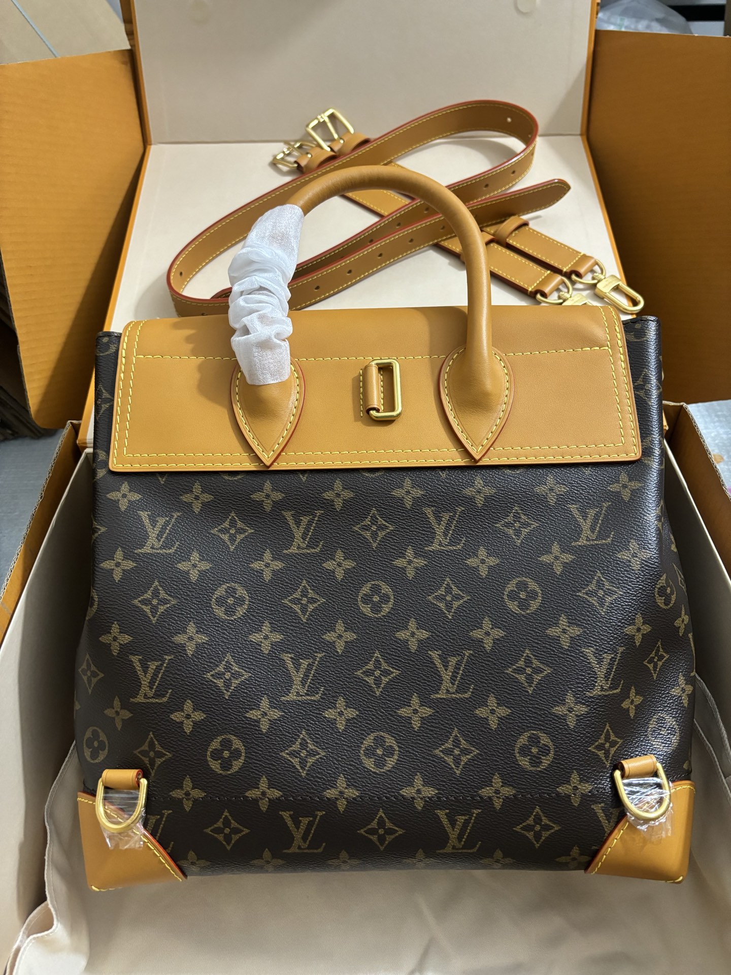 Louis Vuitton STEAMER 30 Handbag