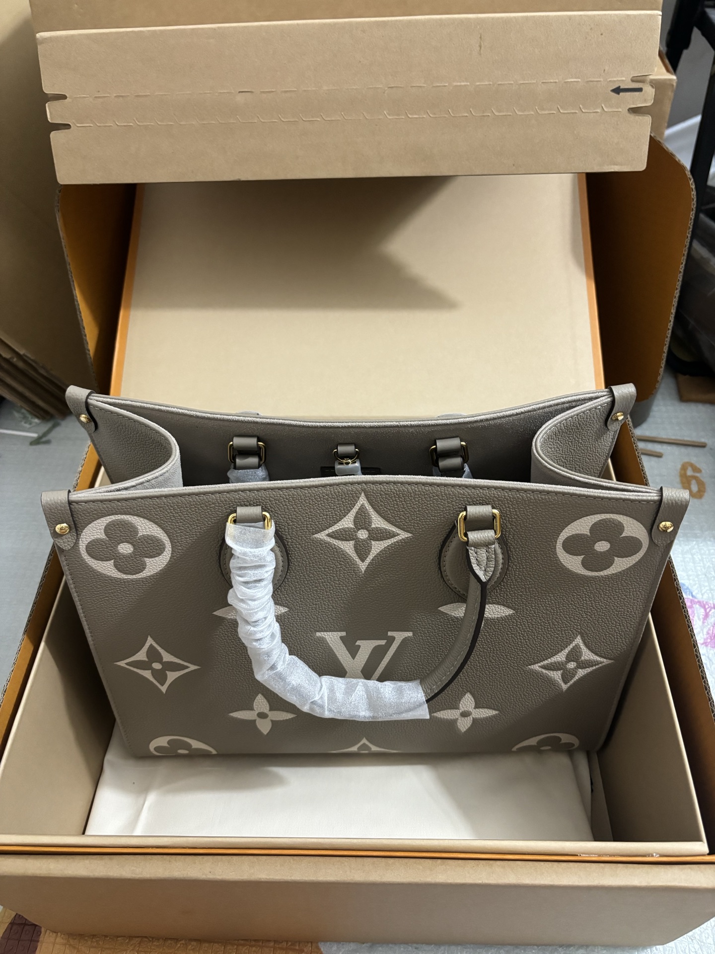 Louis Vuitton ONTHEGO Medium Size