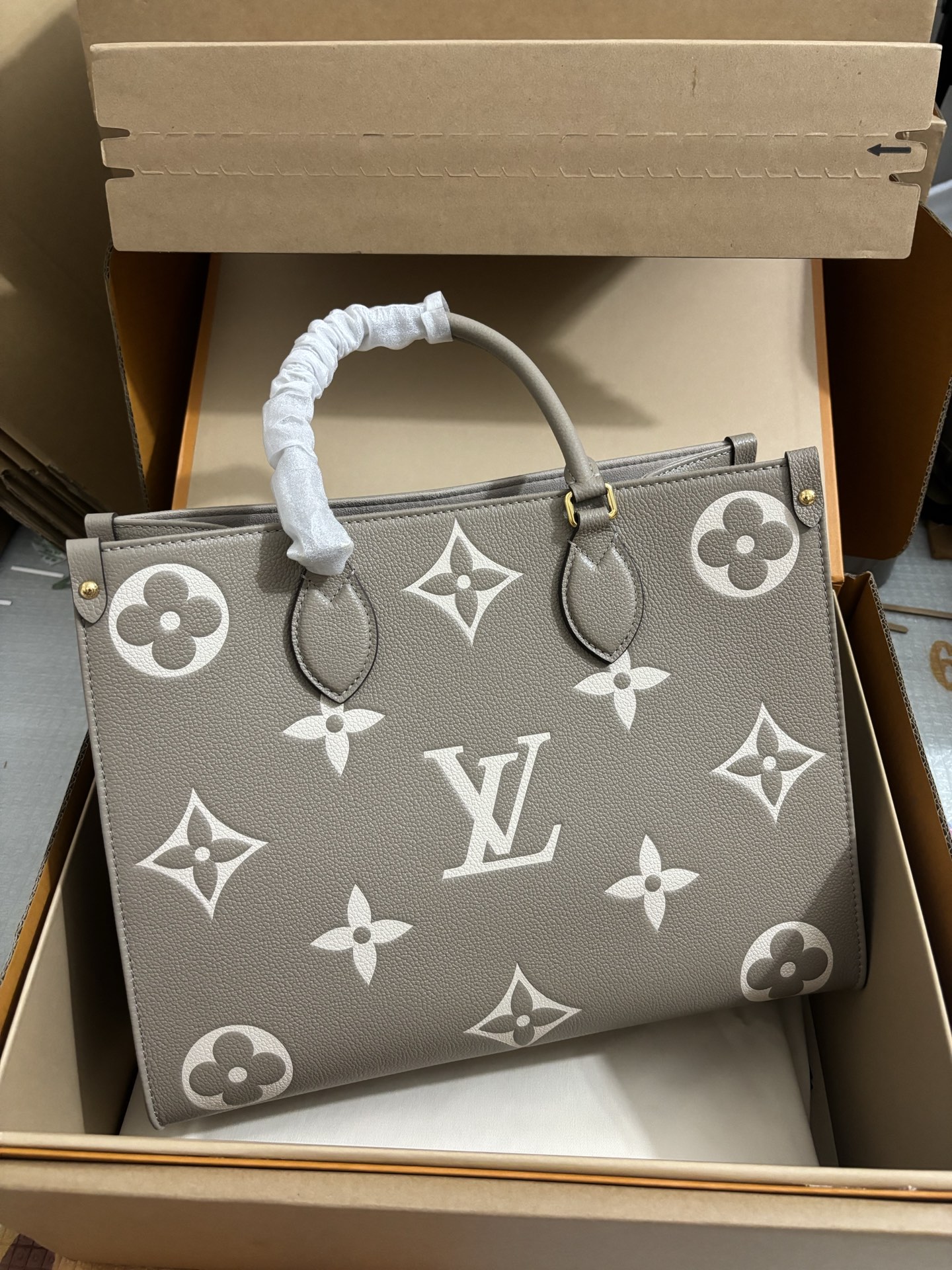 Louis Vuitton ONTHEGO Medium Size