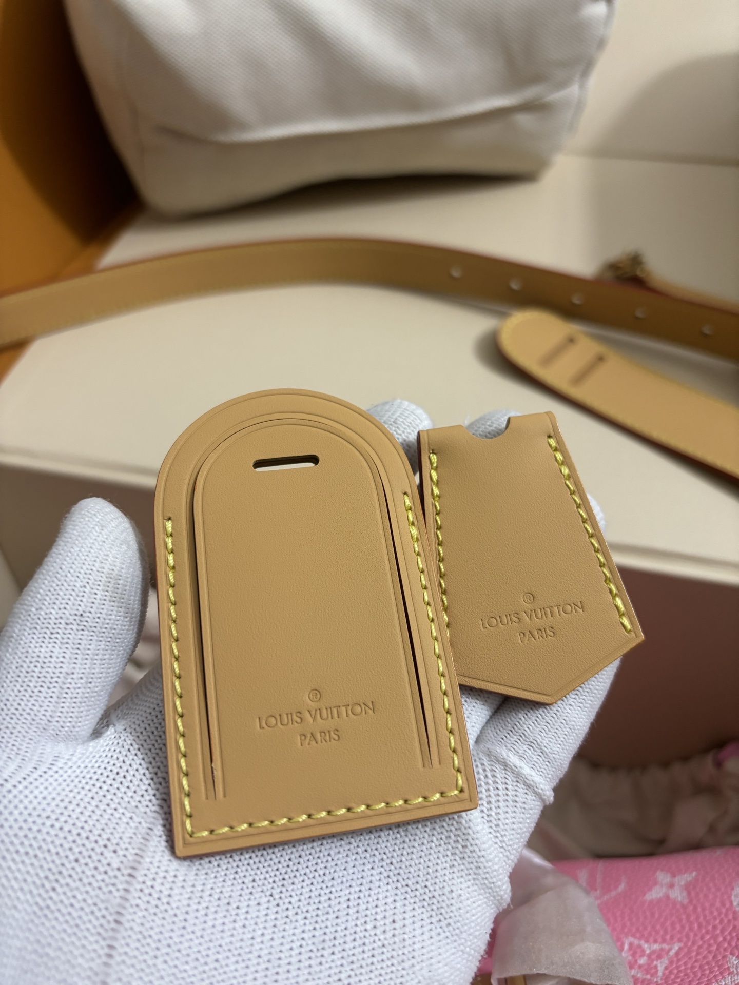 Louis Vuitton Bandoulière 30 Sakura Pink Travel Bag