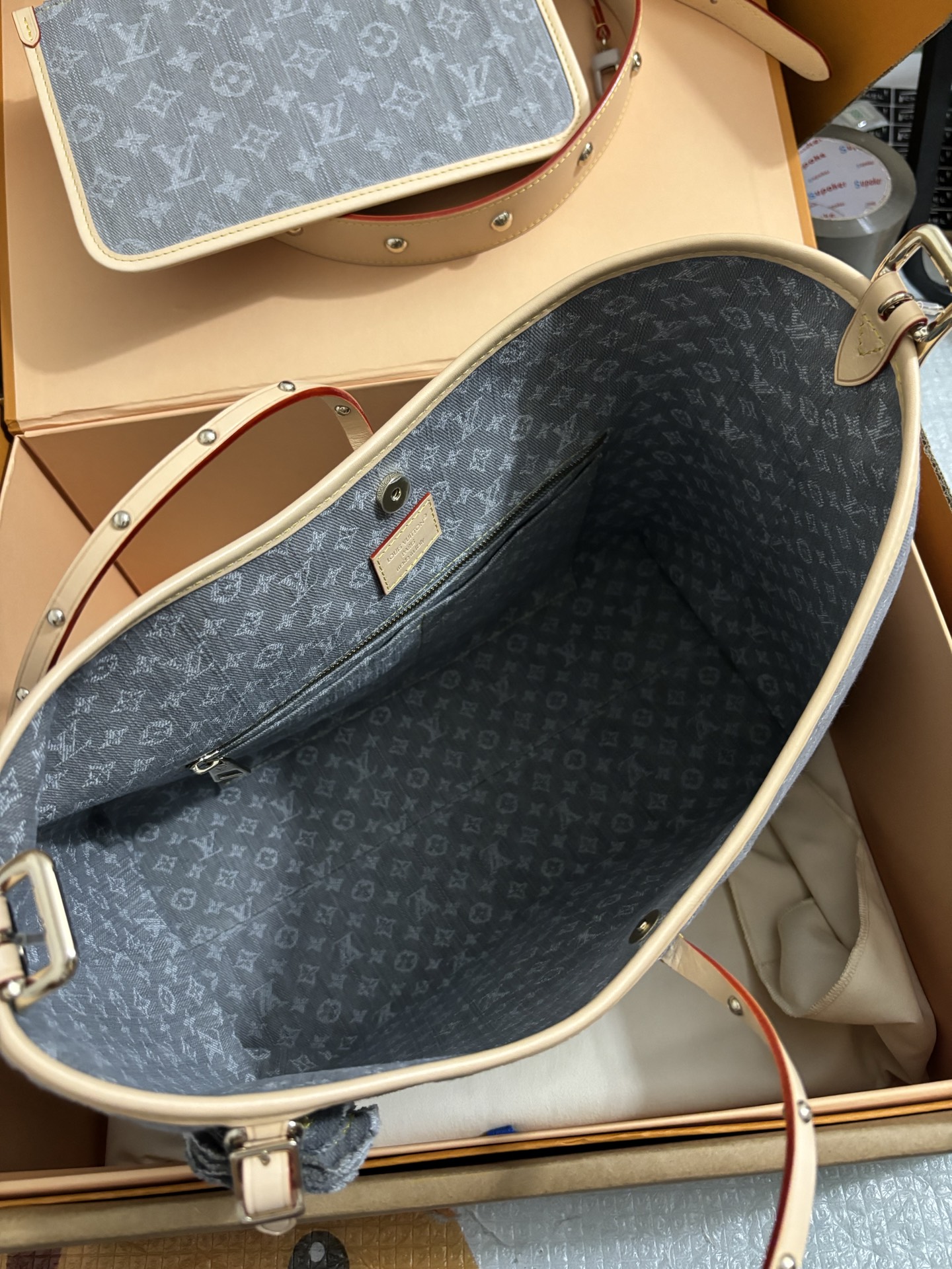 Louis Vuitton CarryAll Medium Bag