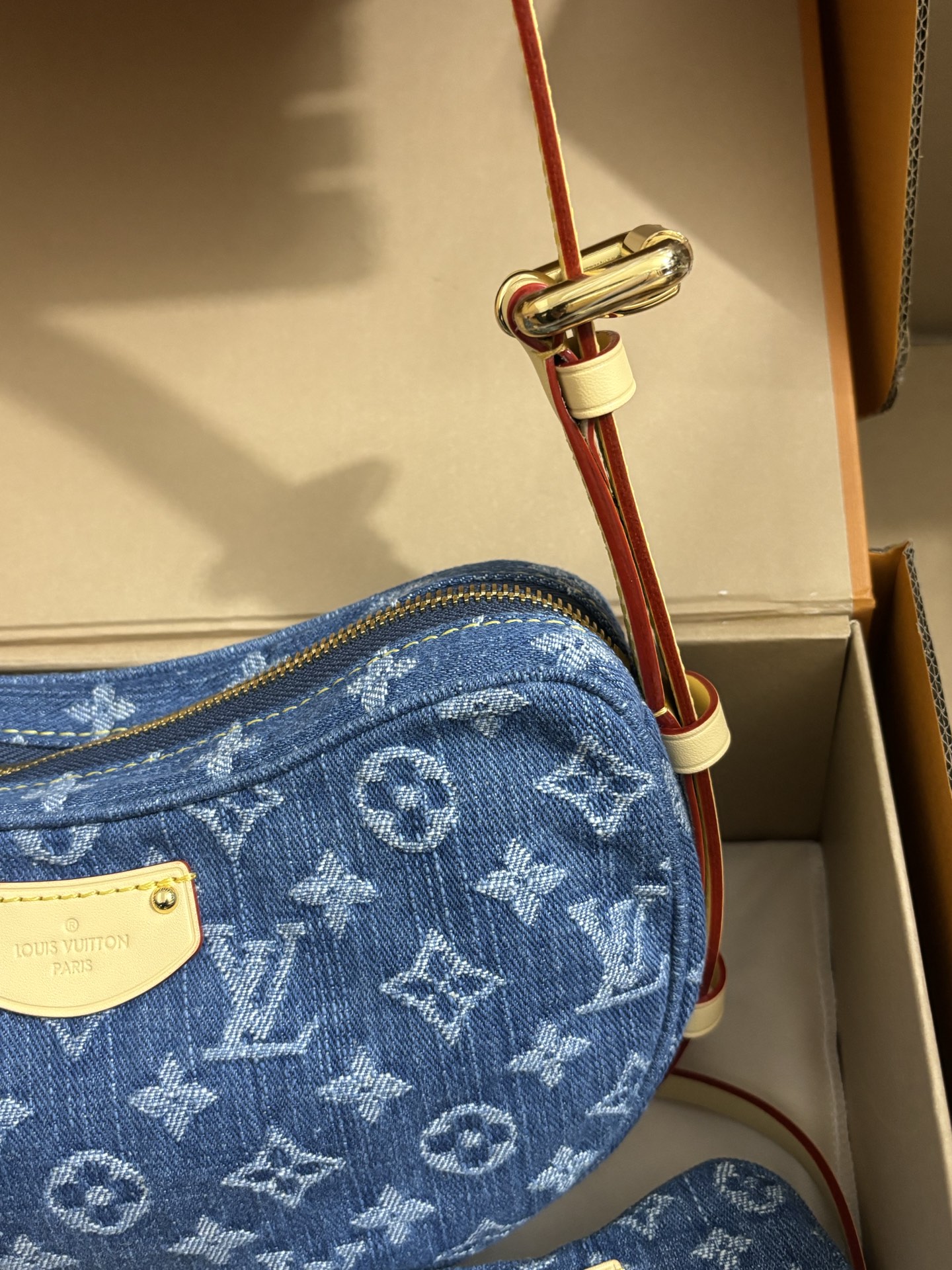 Louis Vuitton Croissant Medium handbag