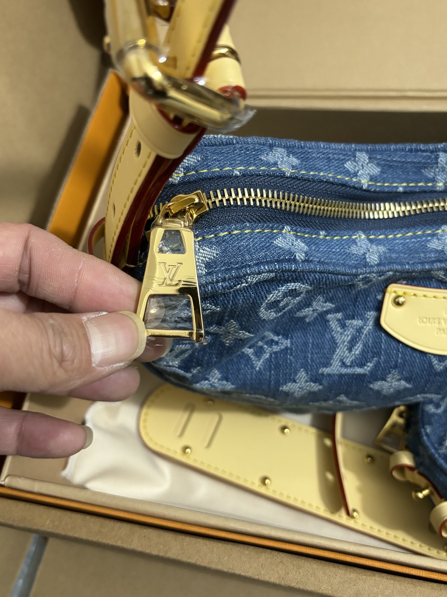 Louis Vuitton Croissant Medium handbag