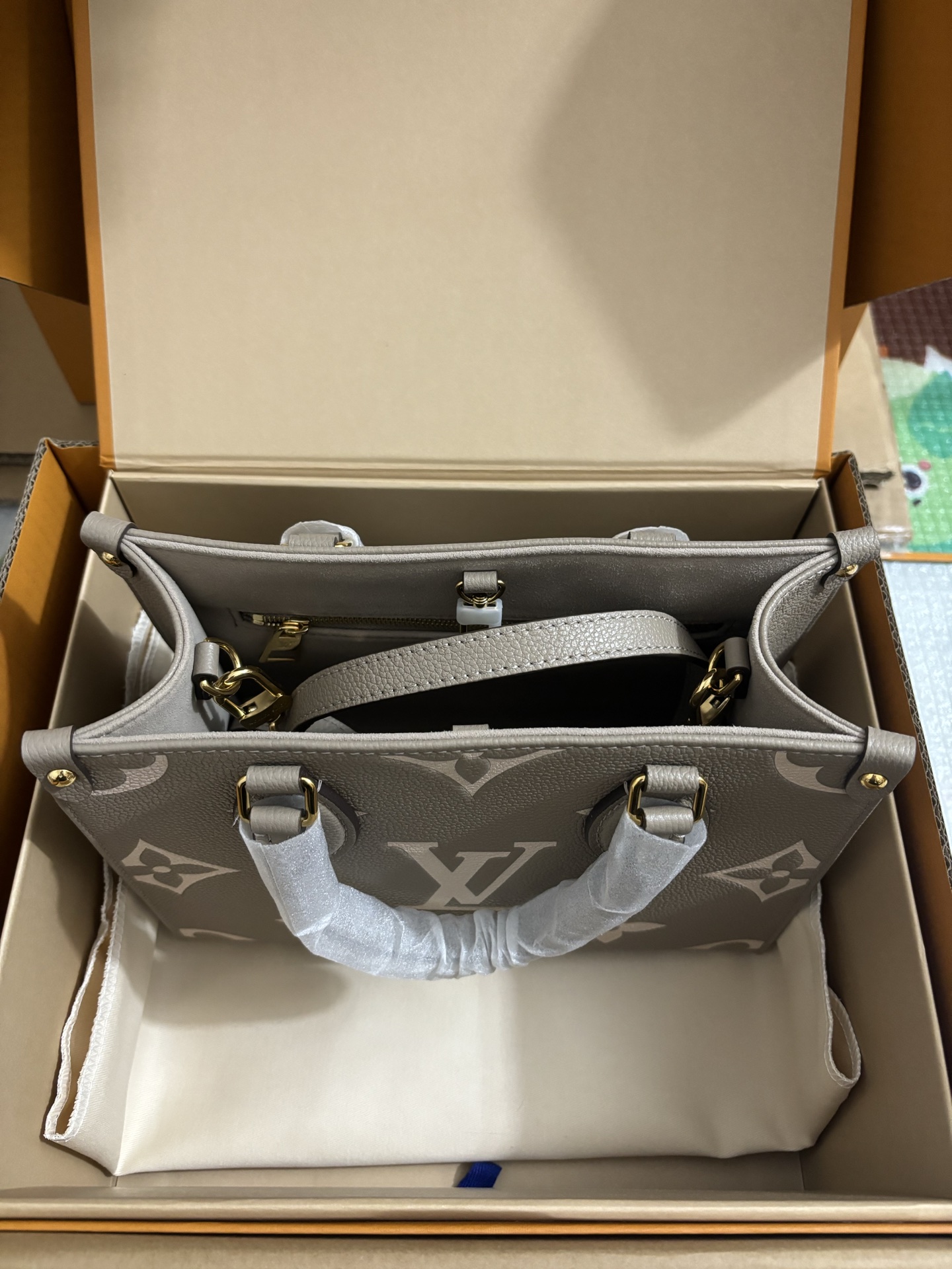 Louis Vuitton OnTheGo Tote Bag