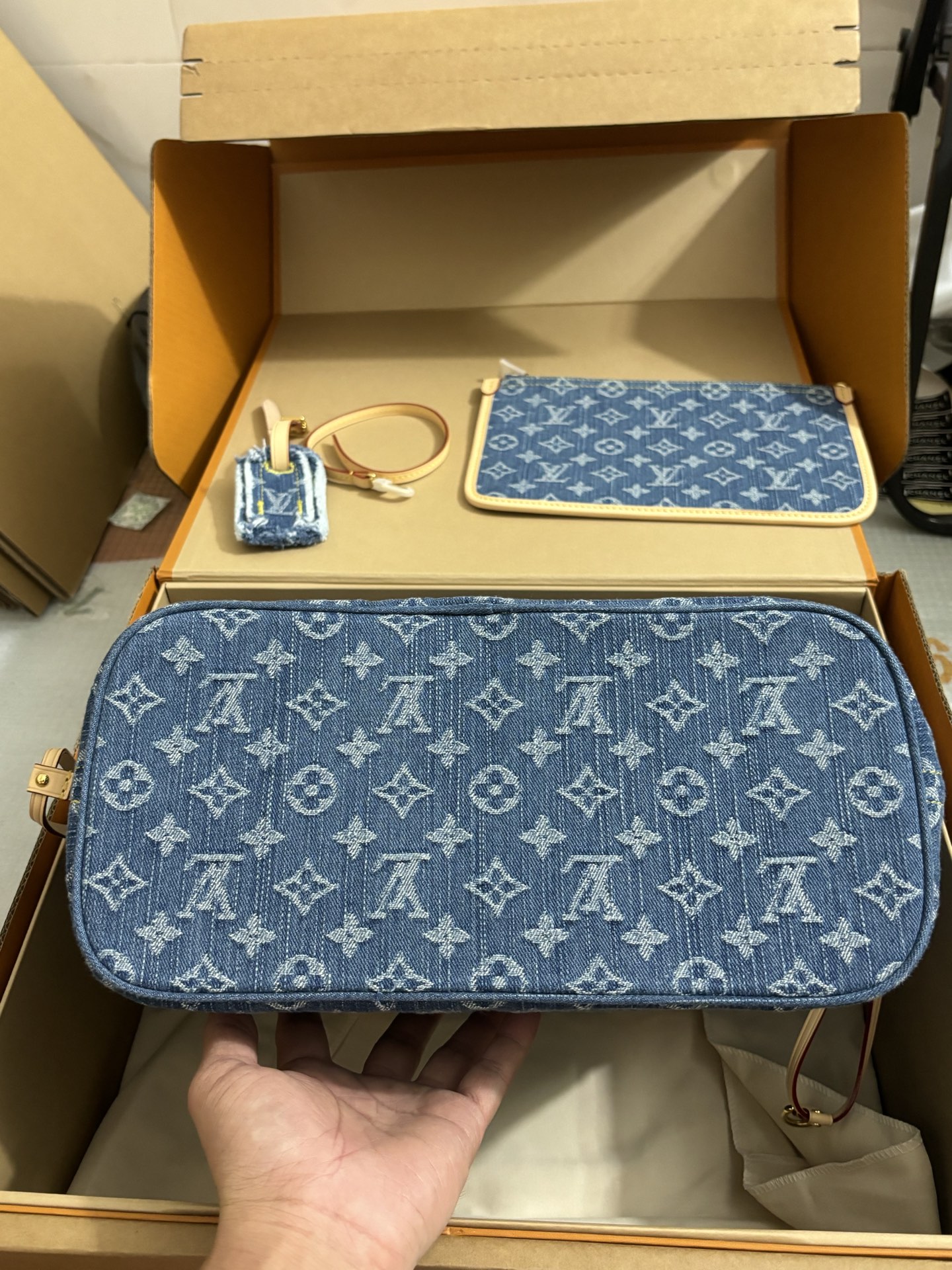 Louis Vuitton NEVERFULL Medium Handbag