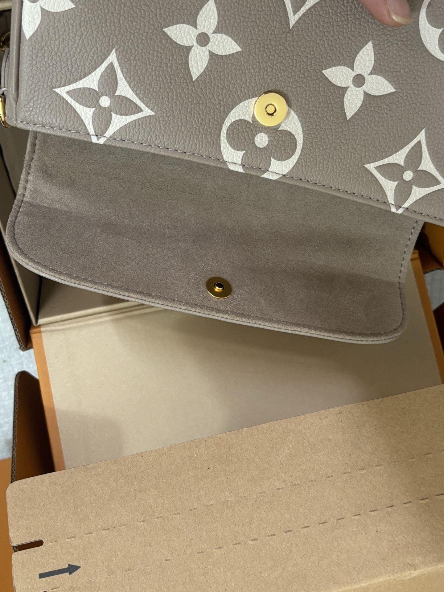 Louis Vuitton The popular Ivy handbag