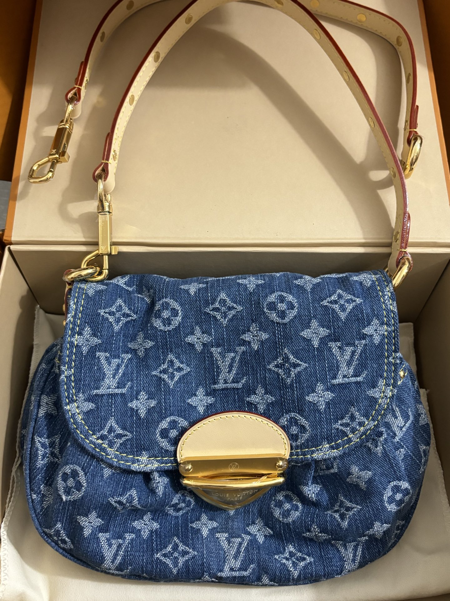 Louis Vuitton SUNSET Handbag